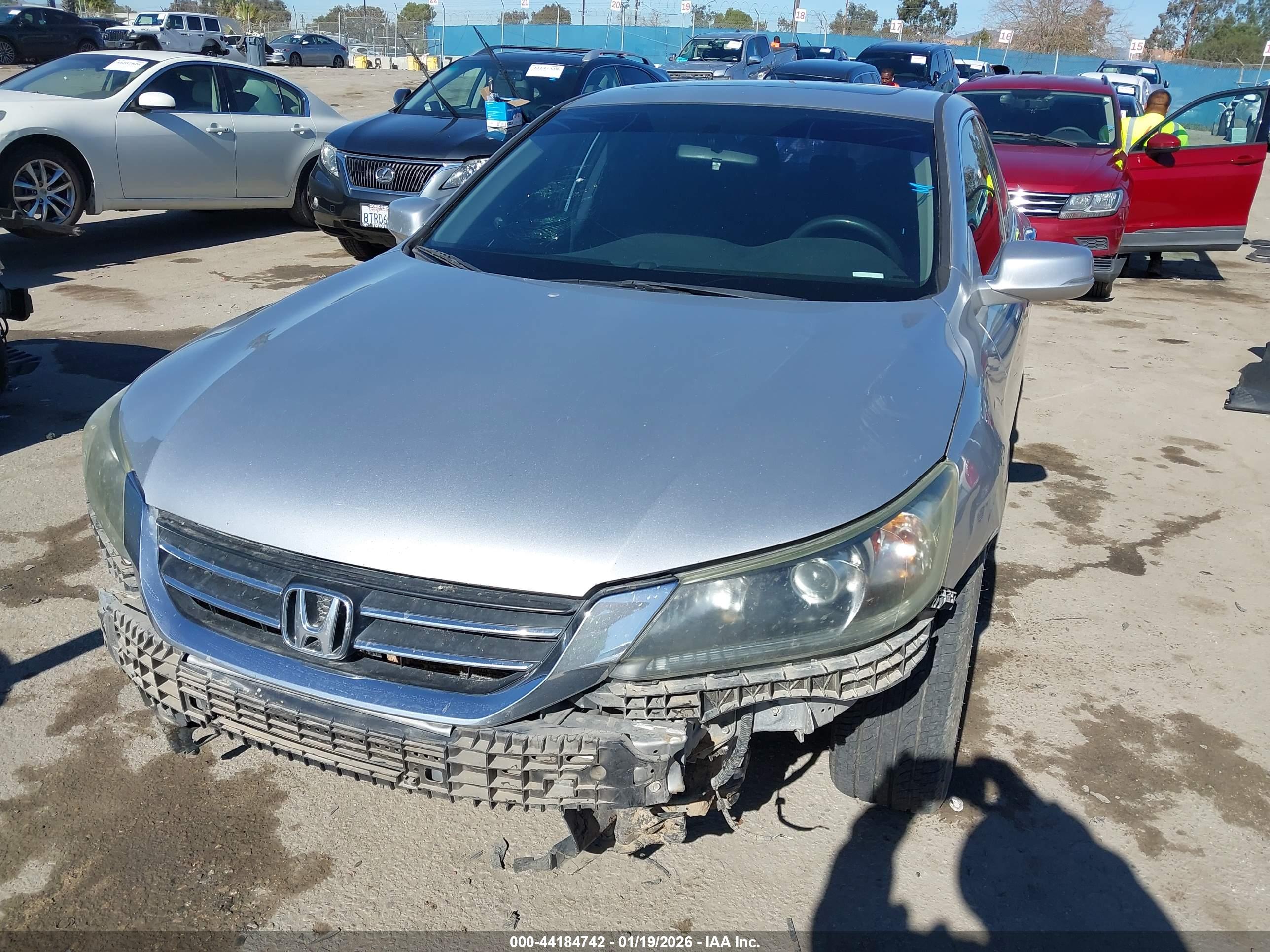 HONDA ACCORD image 6