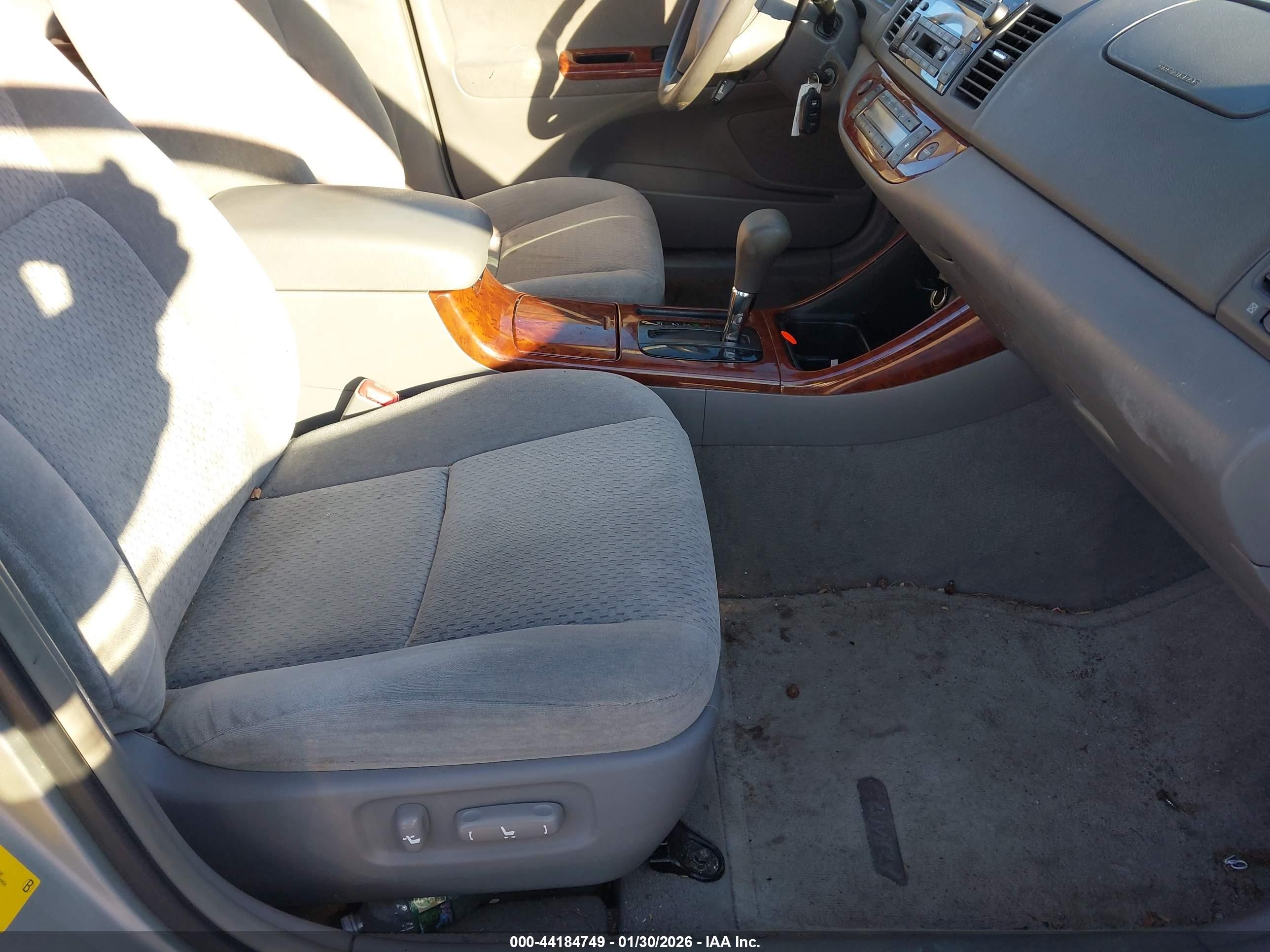 TOYOTA CAMRY image 5