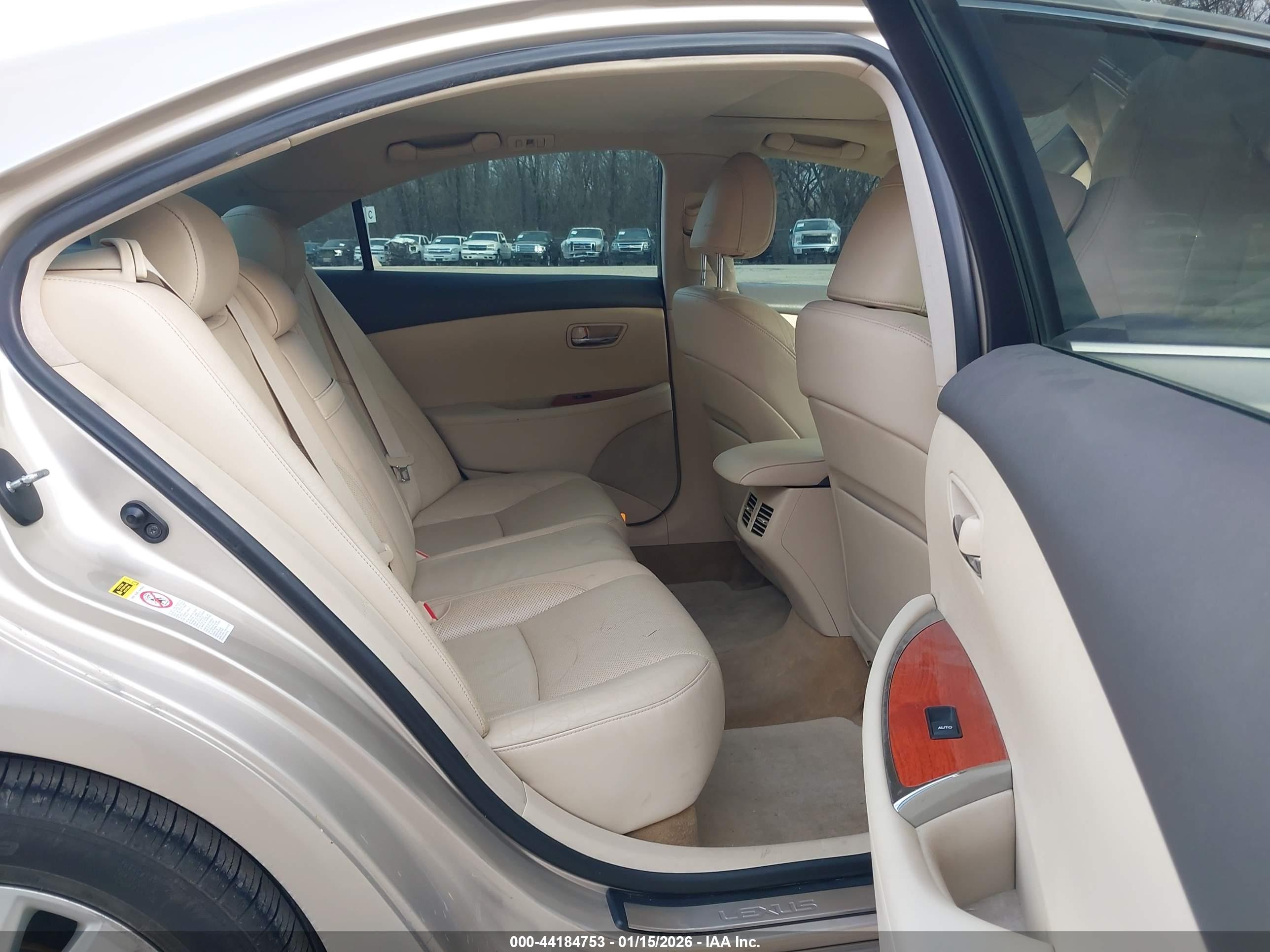 LEXUS ES image 8