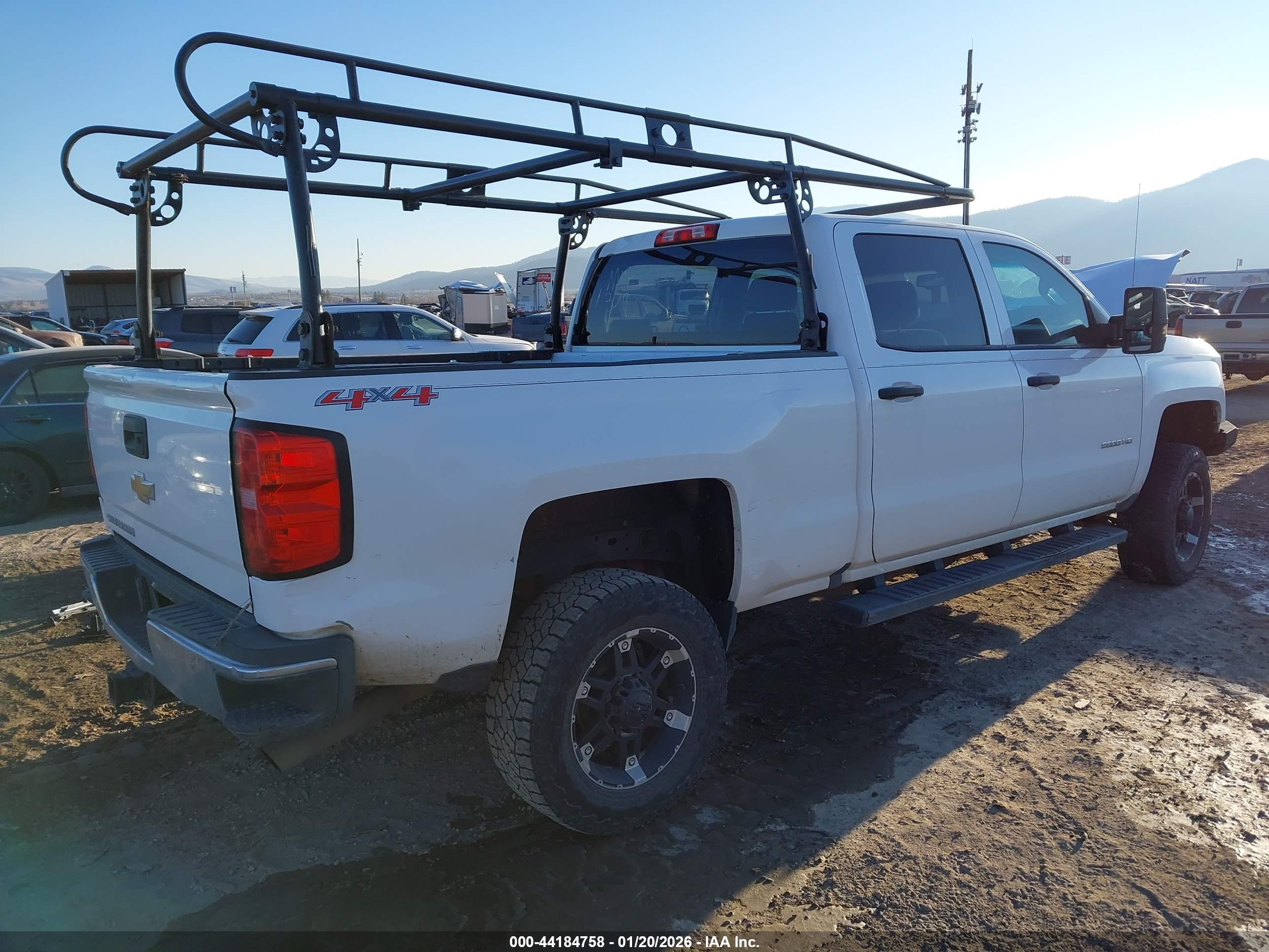 CHEVROLET SILVERADO image 4
