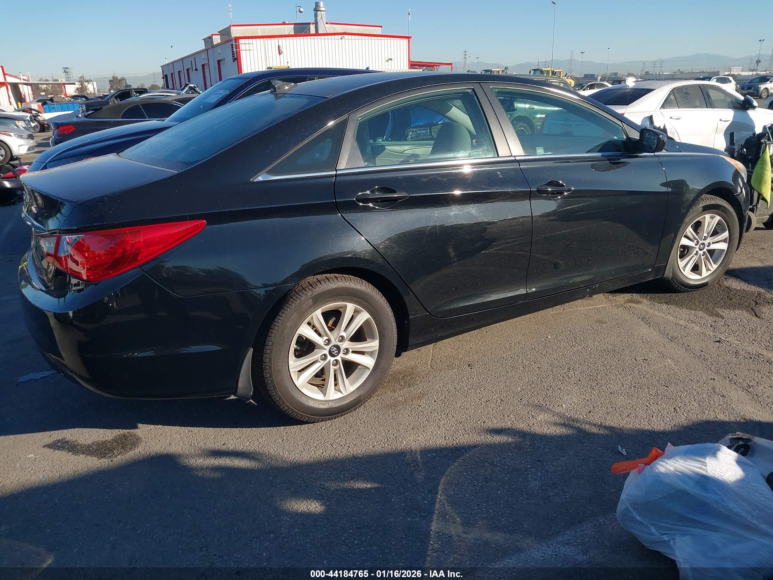 HYUNDAI SONATA image 4