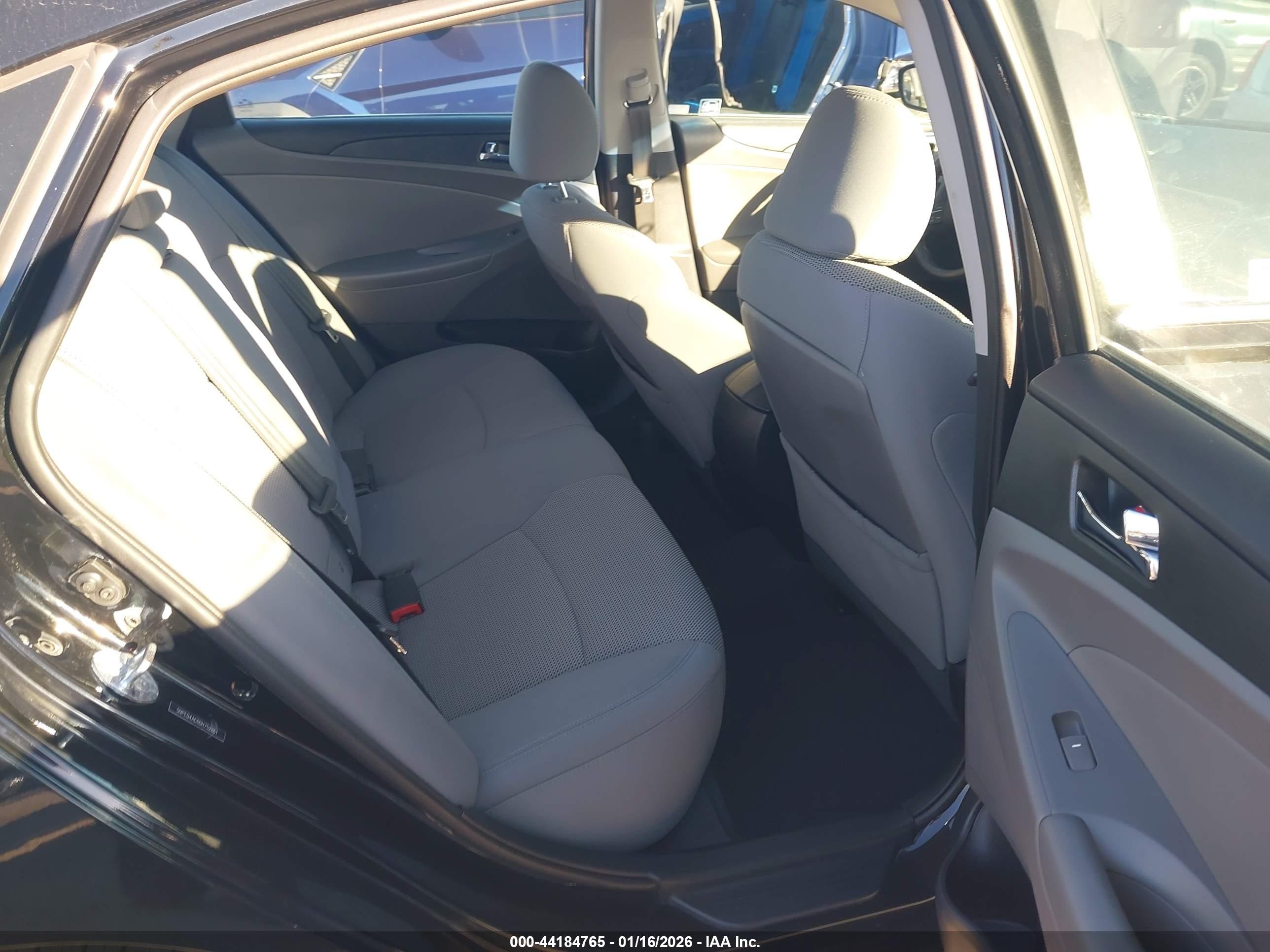 HYUNDAI SONATA image 8
