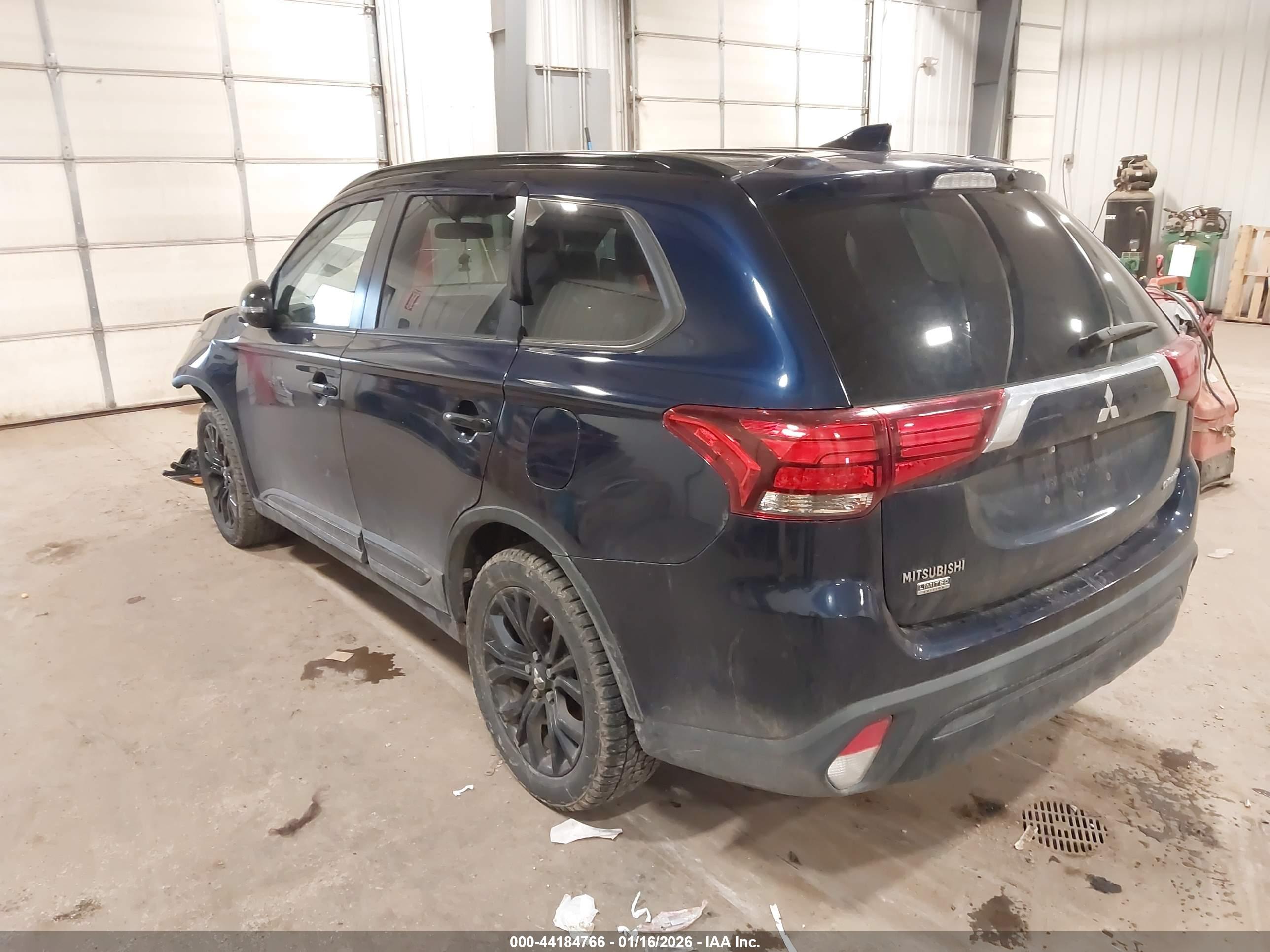 MITSUBISHI OUTLANDER image 3