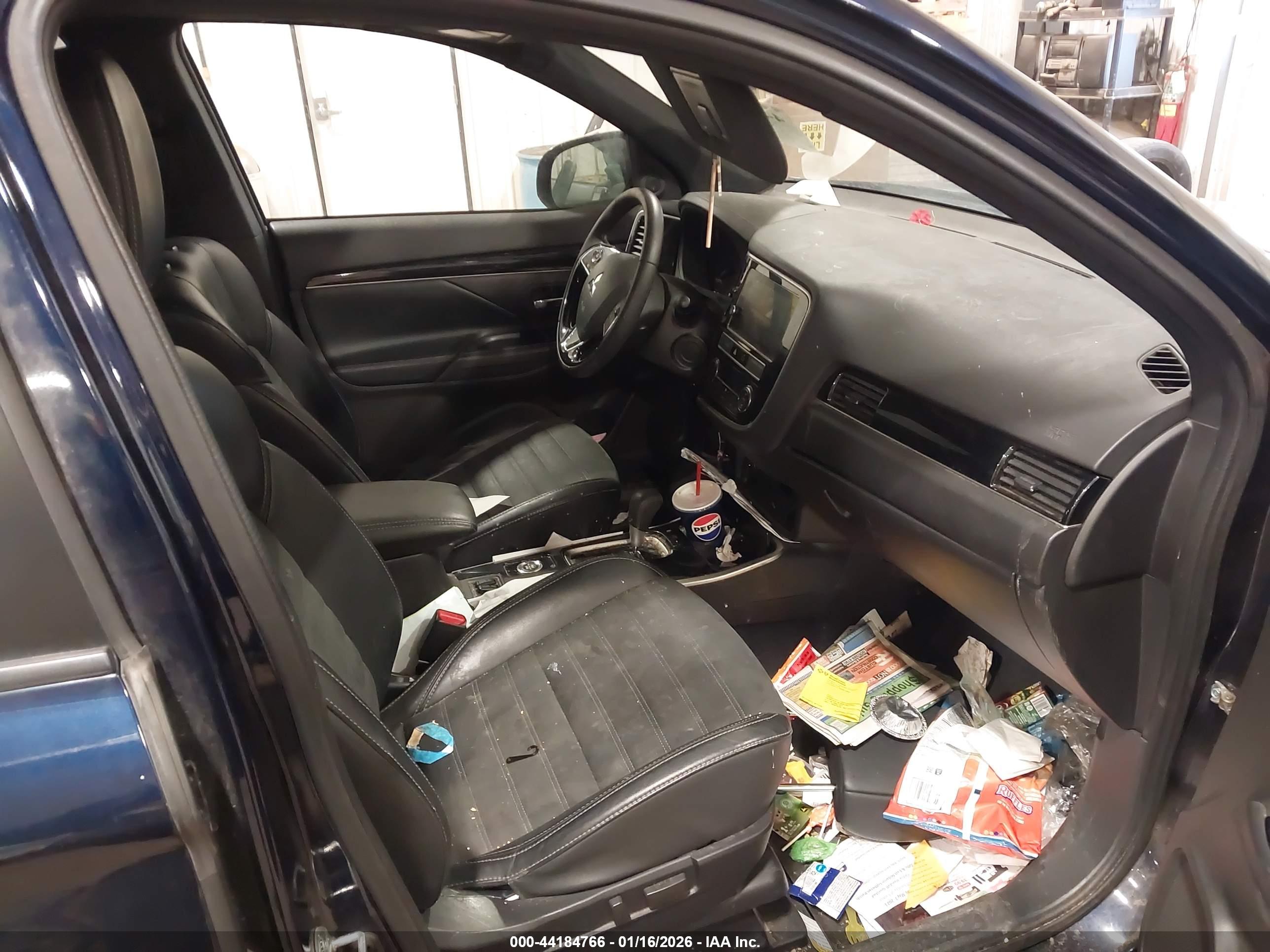 MITSUBISHI OUTLANDER image 5