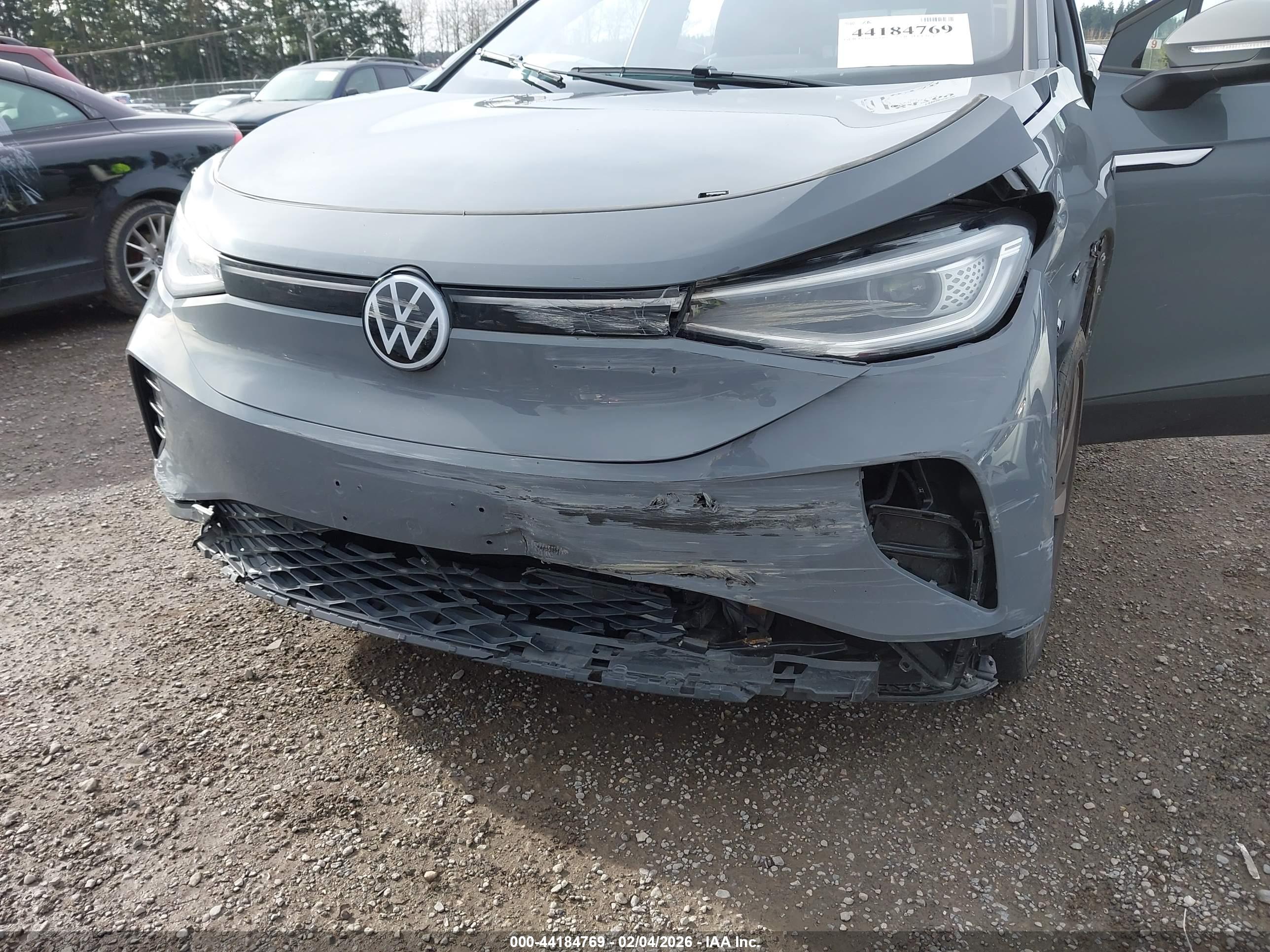 VOLKSWAGEN ID.4 image 6