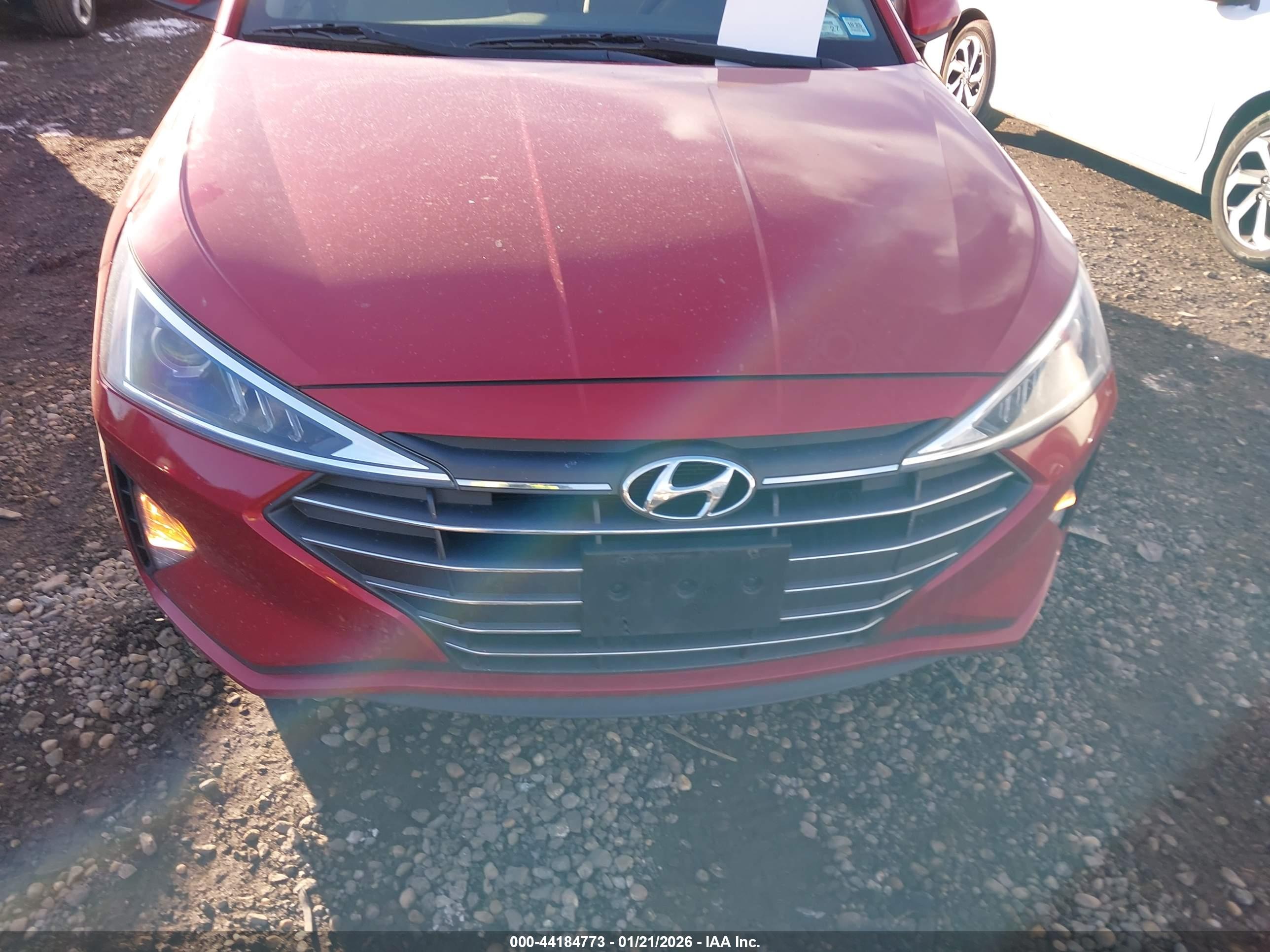 HYUNDAI ELANTRA image 6