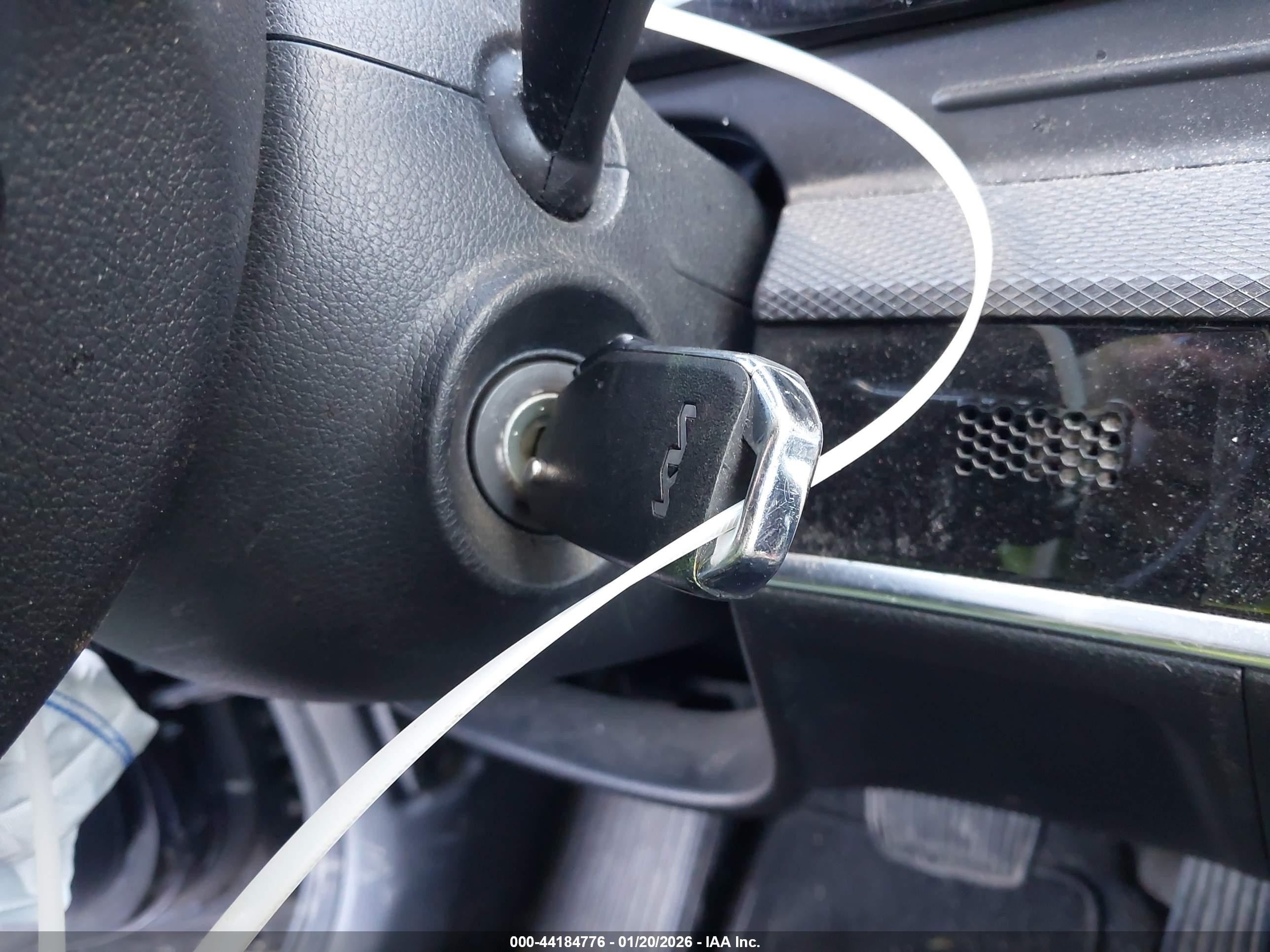 KIA SPORTAGE image 11