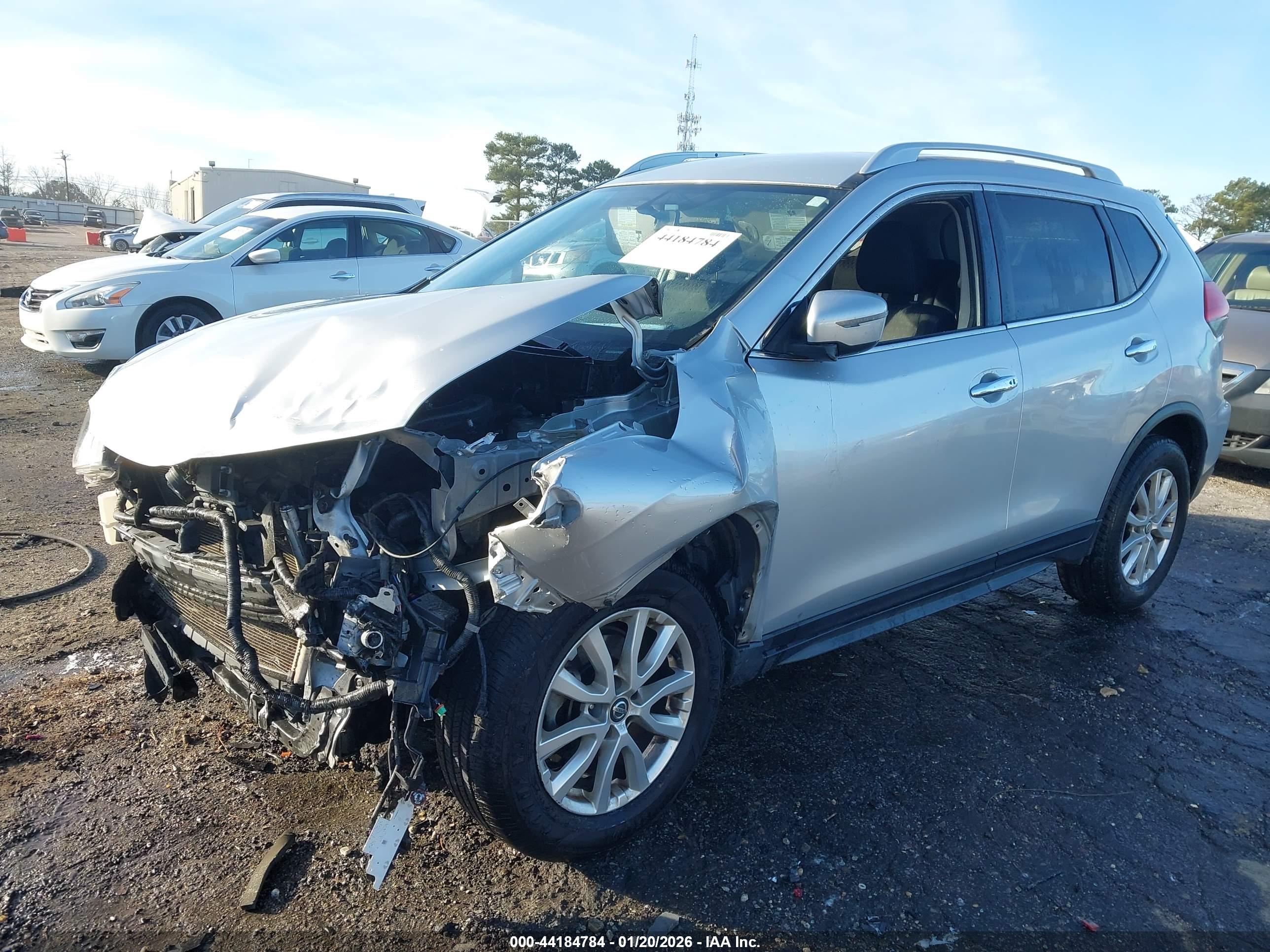 NISSAN ROGUE image 2