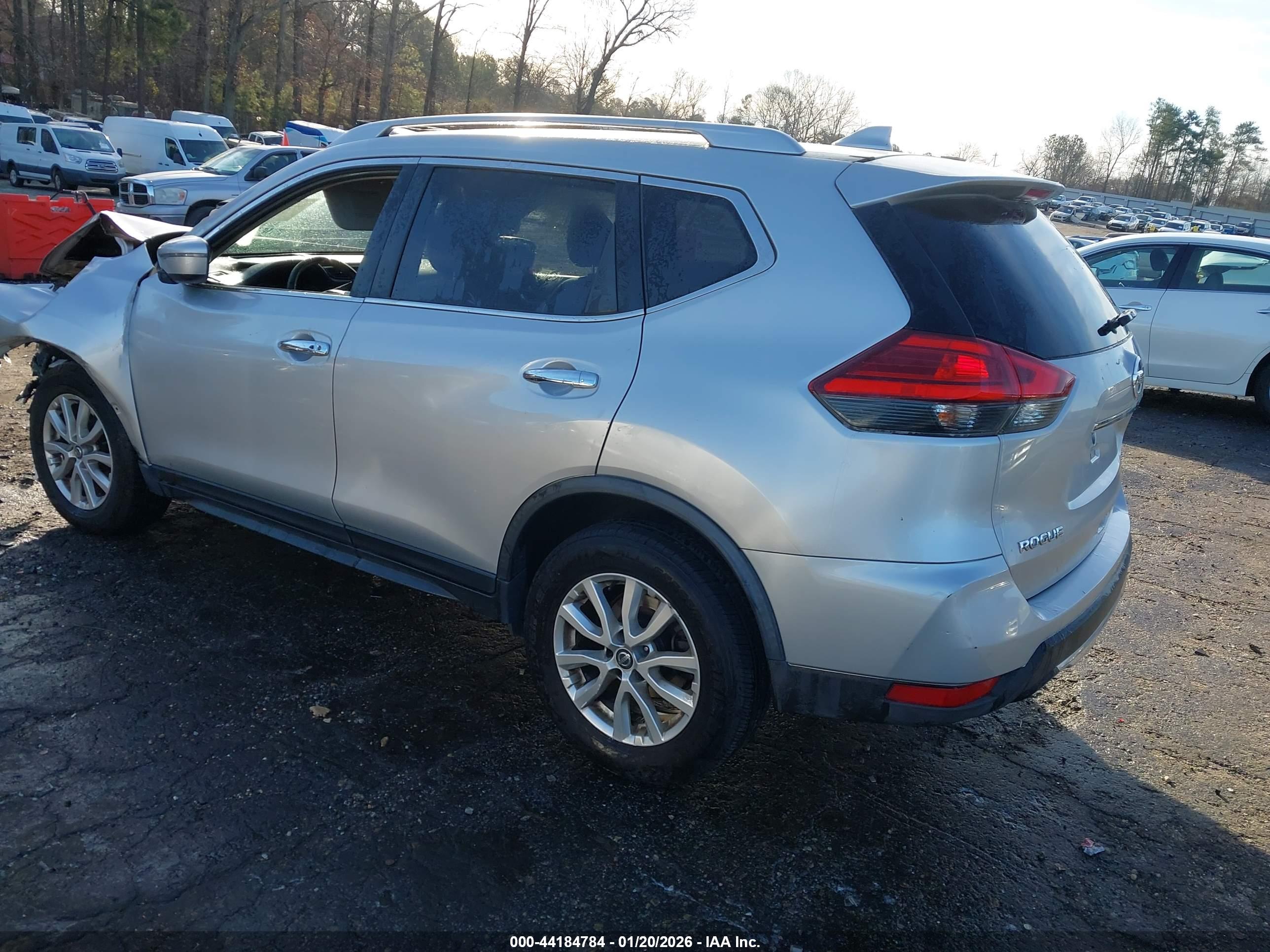 NISSAN ROGUE image 3