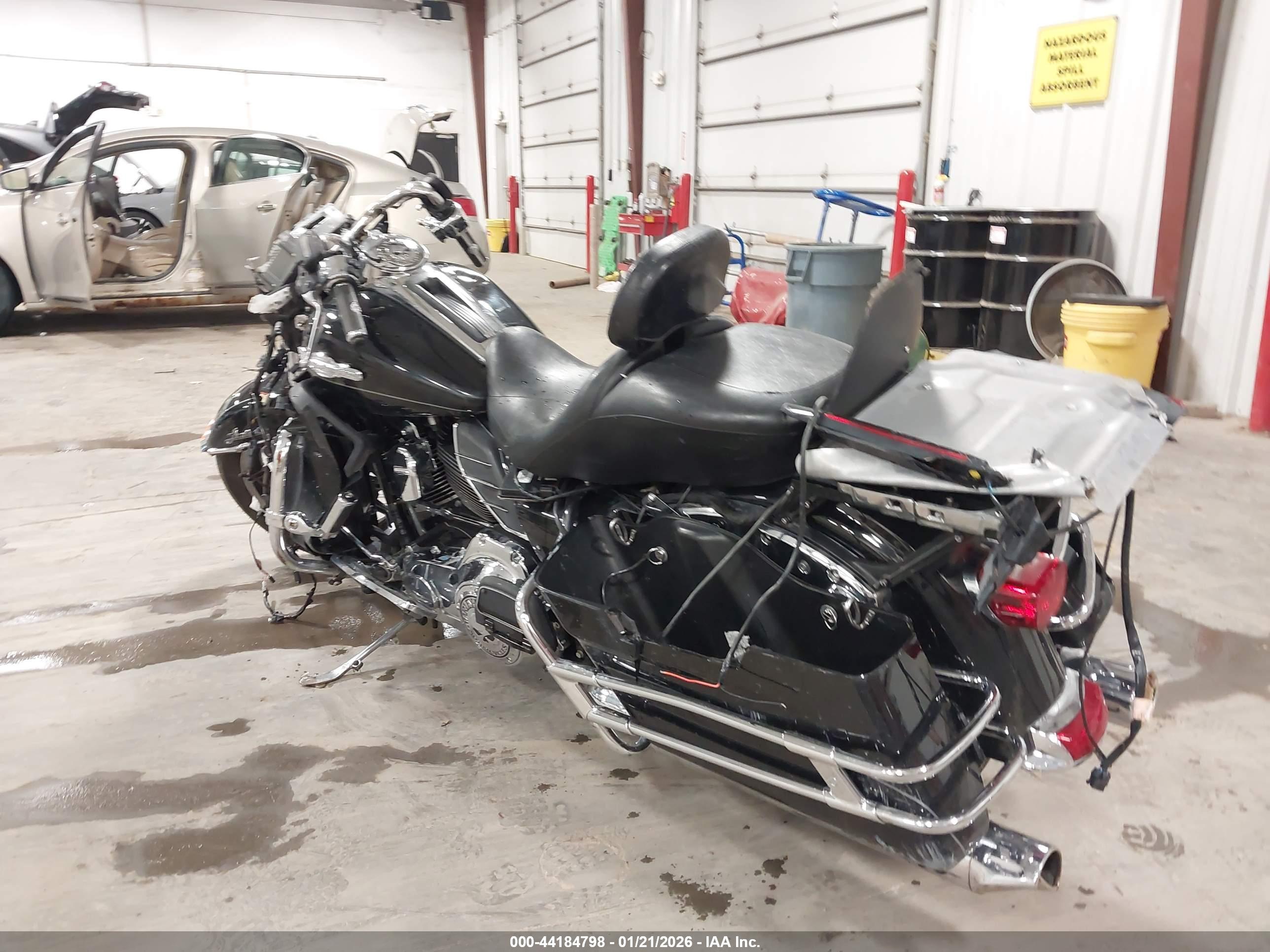 HARLEY-DAVIDSON FLHTK image 3