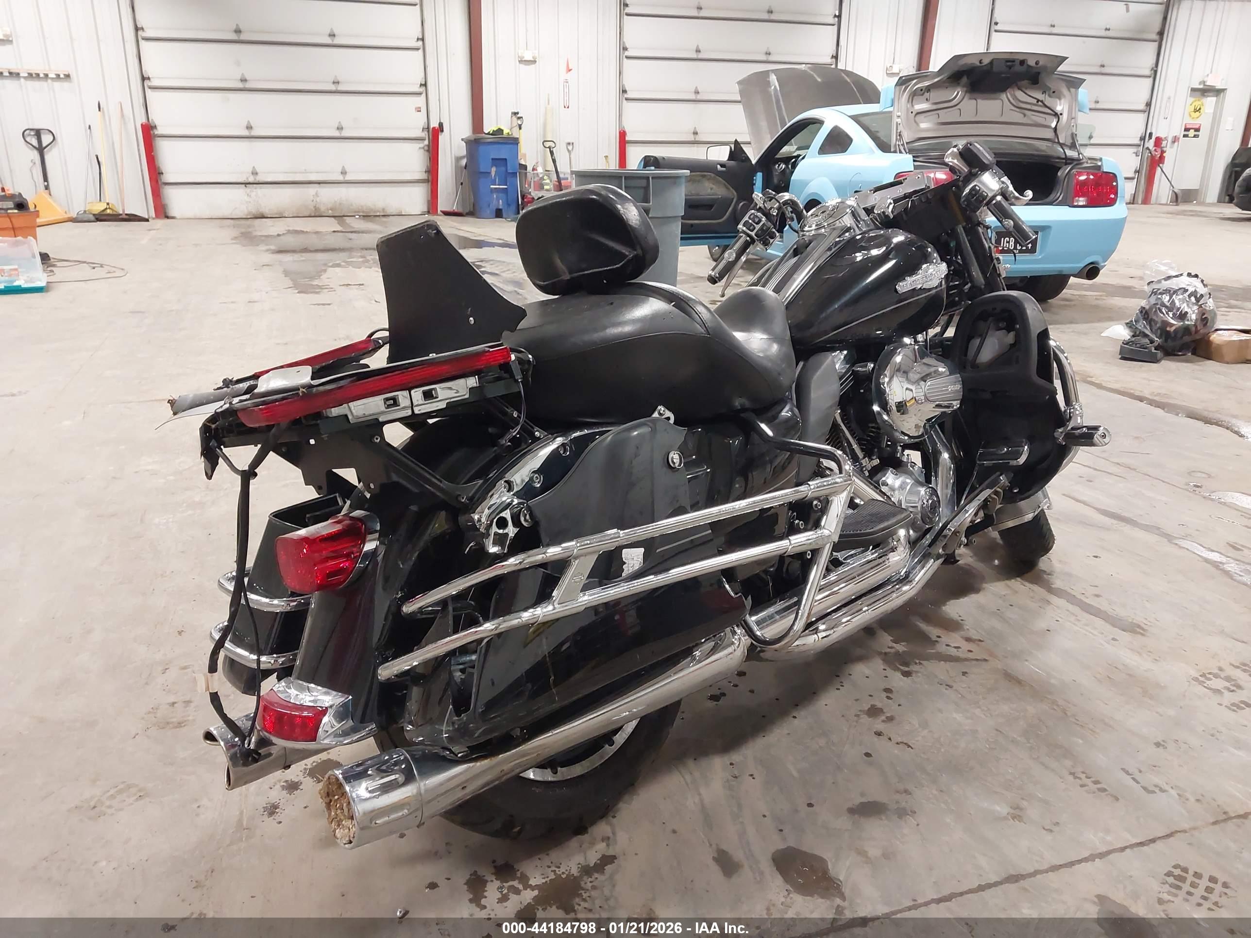 HARLEY-DAVIDSON FLHTK image 4