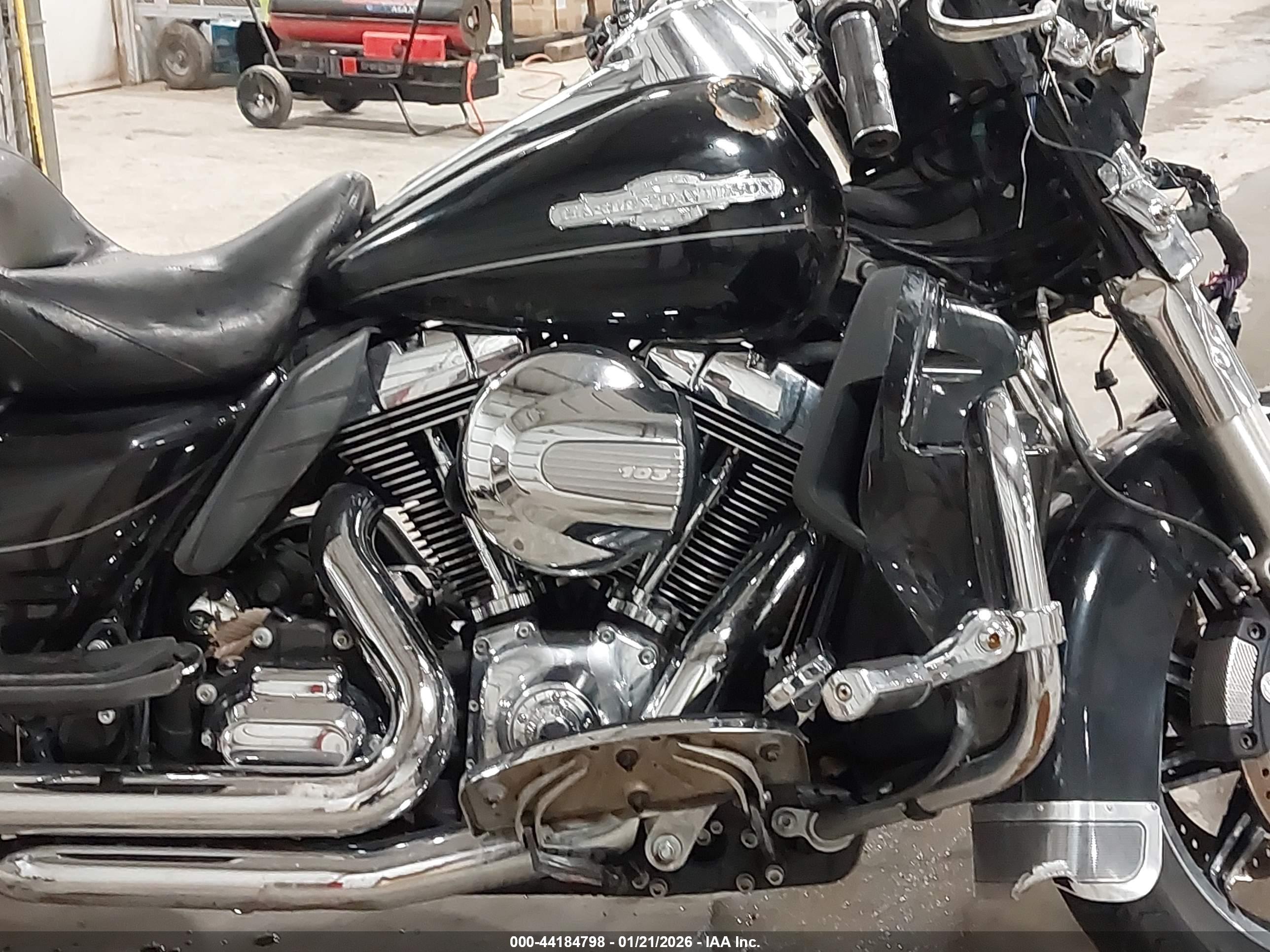HARLEY-DAVIDSON FLHTK image 8