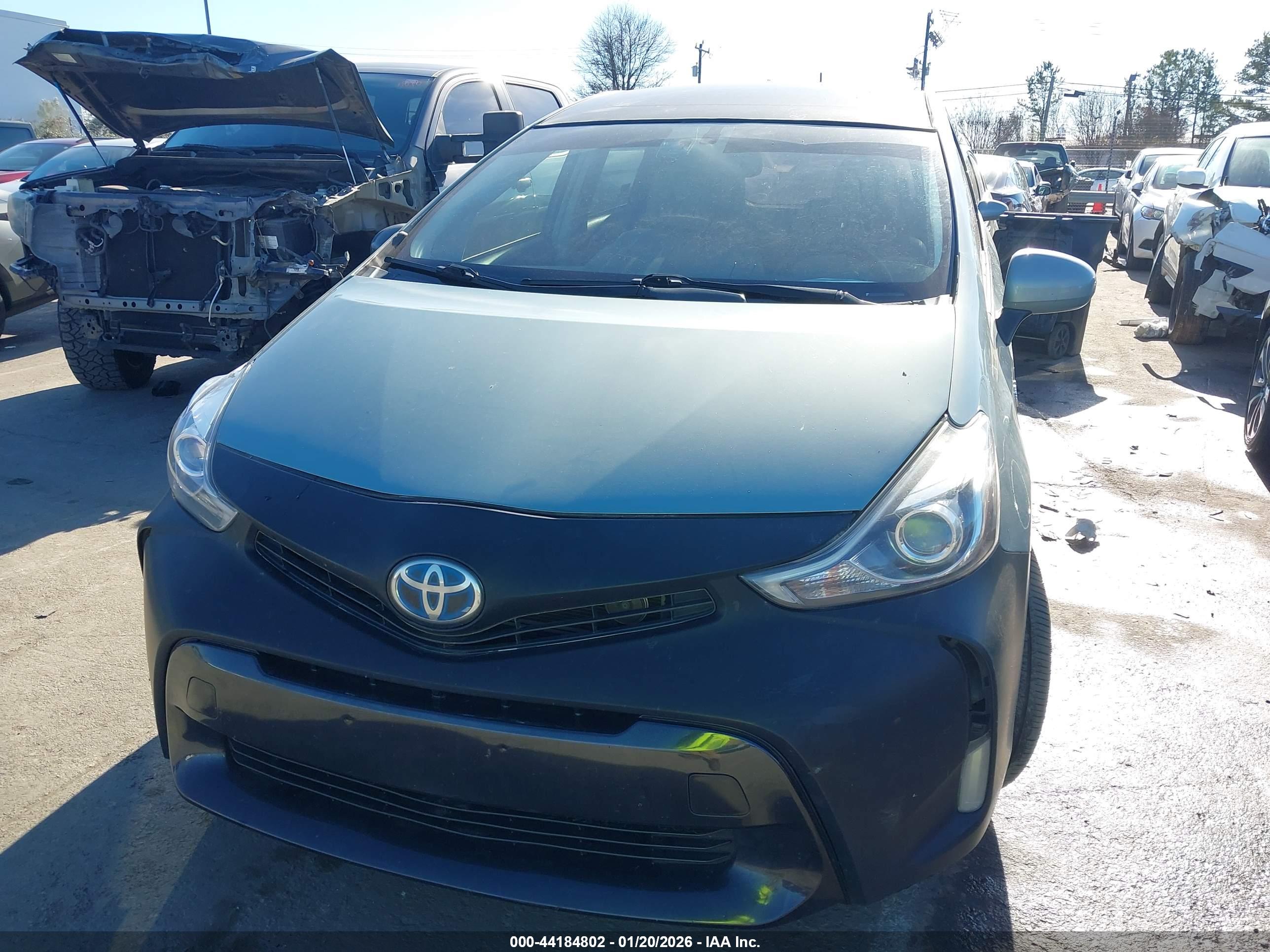 TOYOTA PRIUS image 6