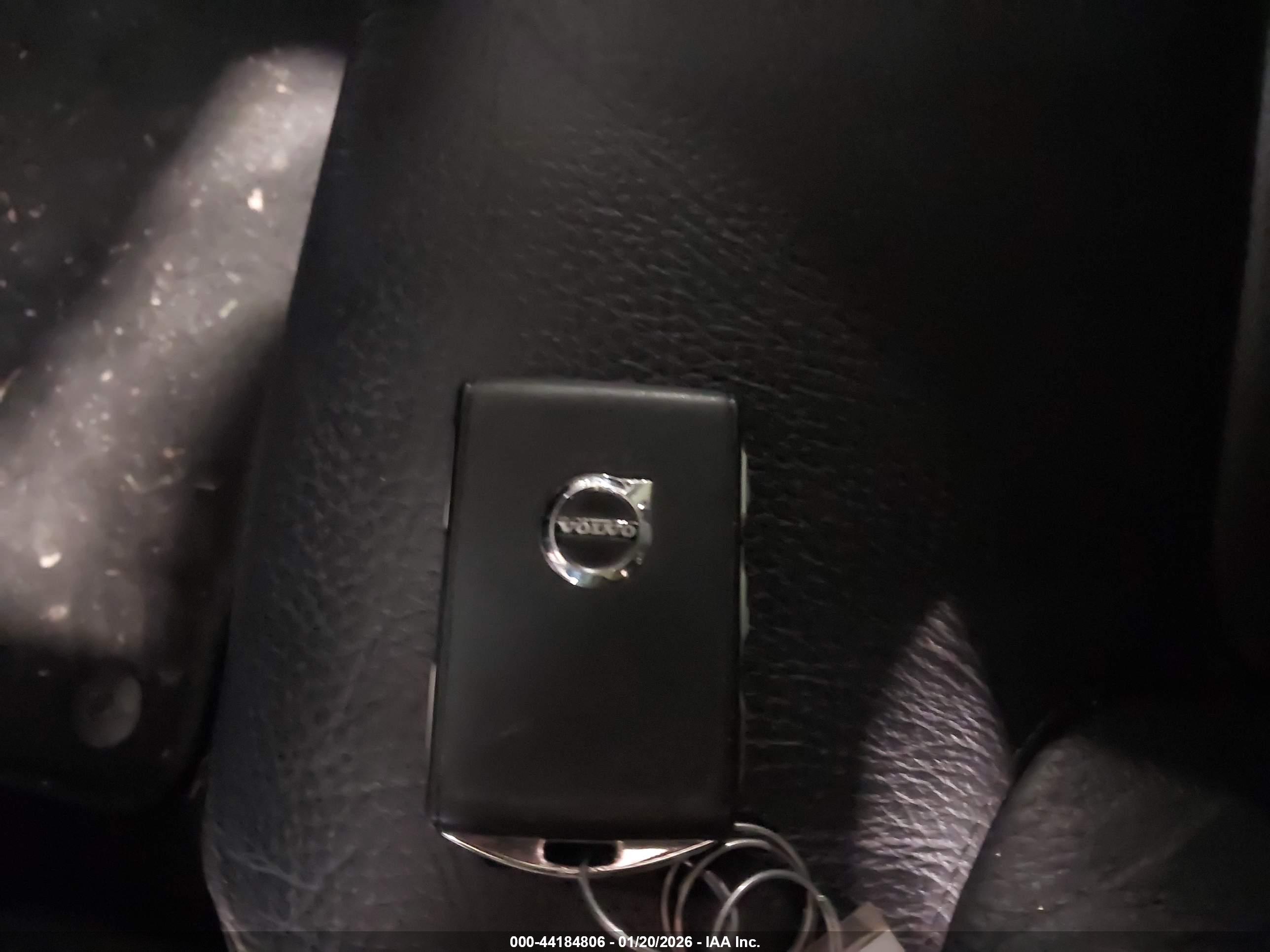 VOLVO XC60 image 11