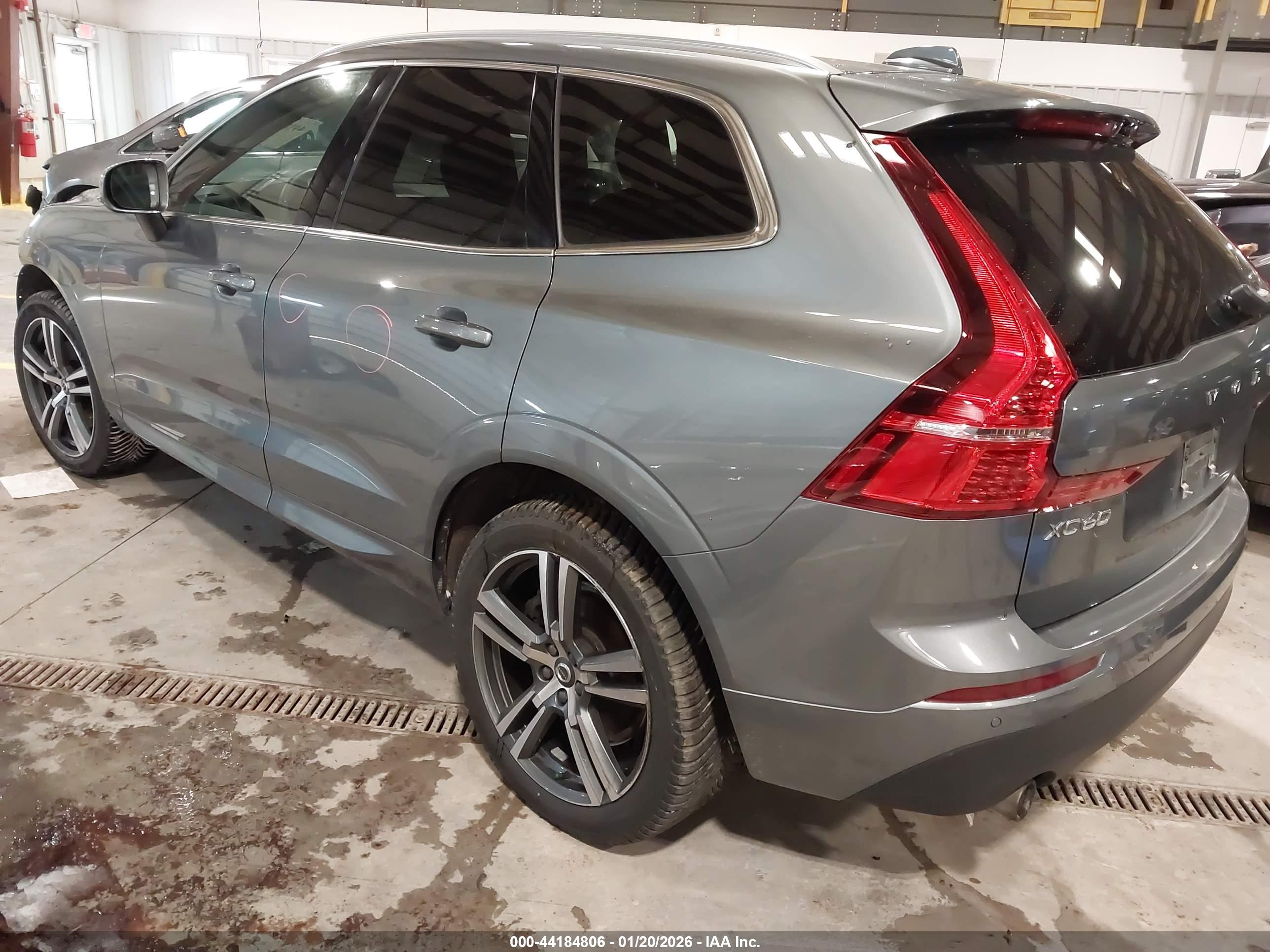VOLVO XC60 image 3