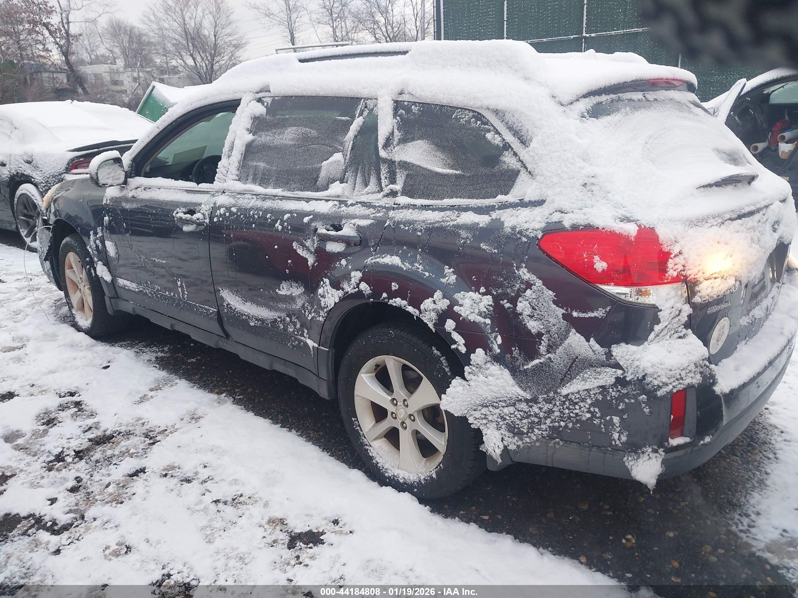 SUBARU OUTBACK image 3