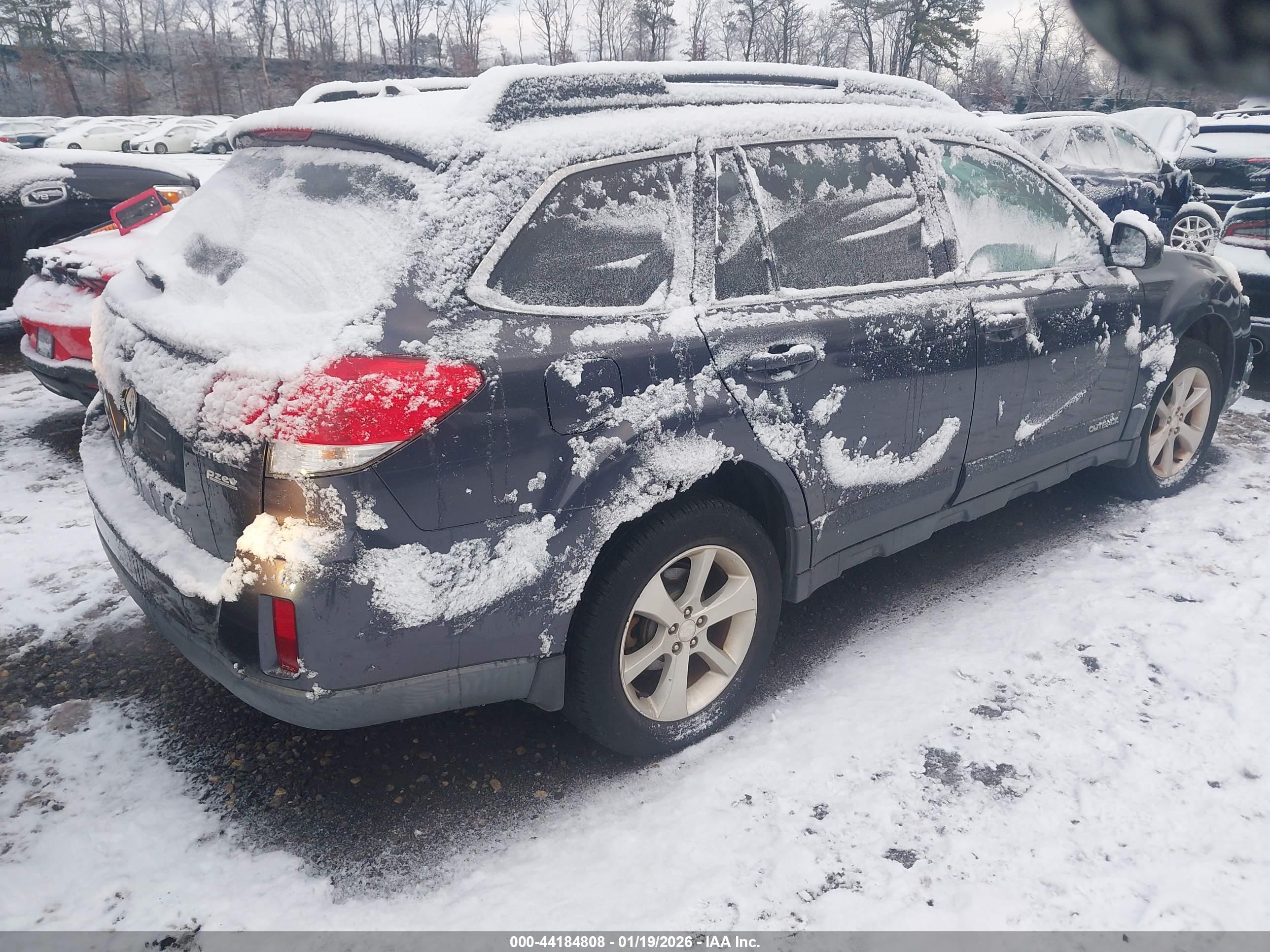 SUBARU OUTBACK image 4