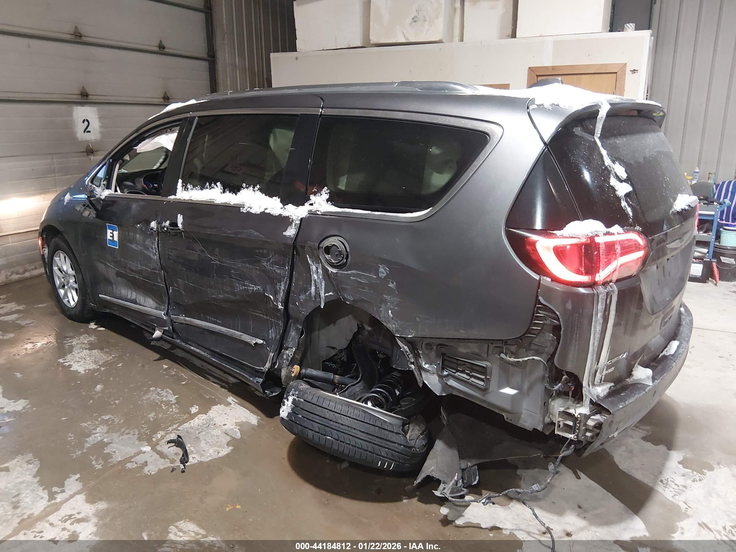 CHRYSLER PACIFICA image 3