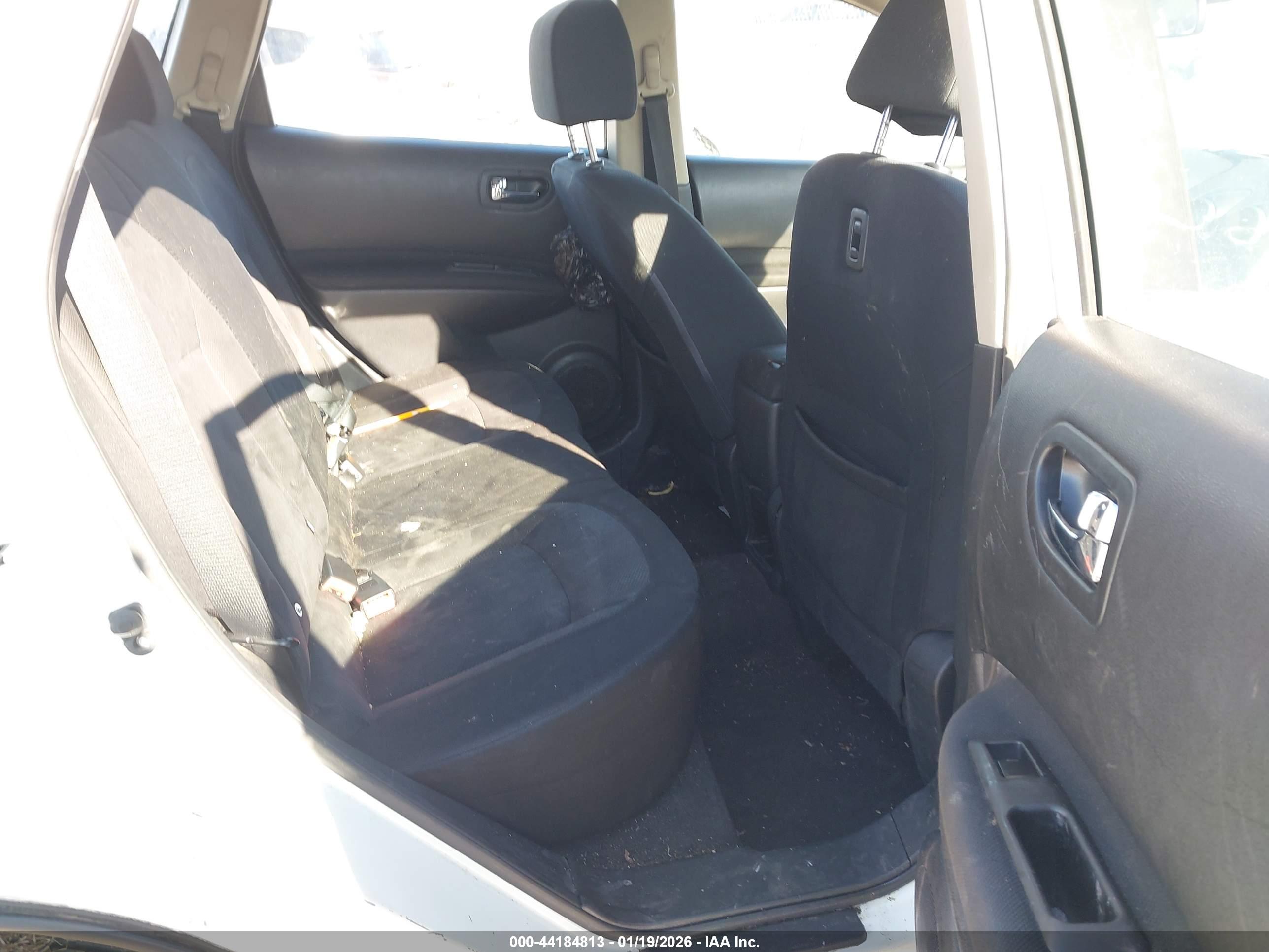 NISSAN ROGUE image 8