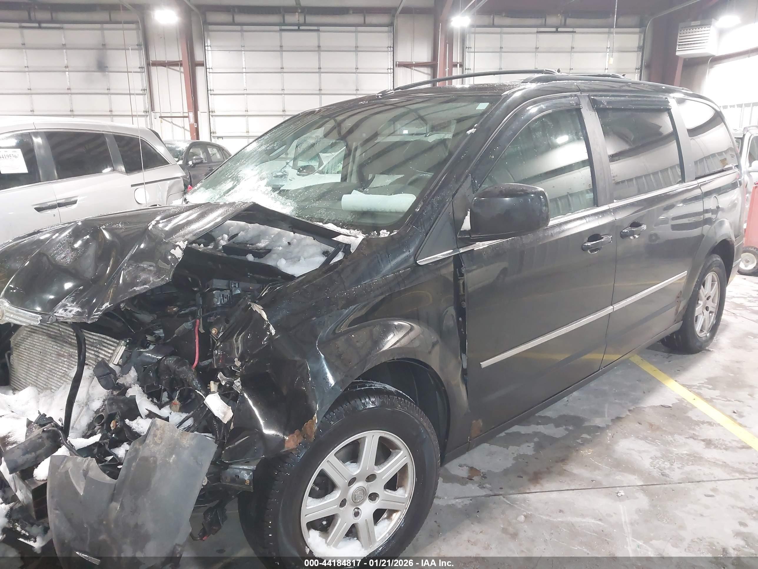 CHRYSLER TOWN image 2
