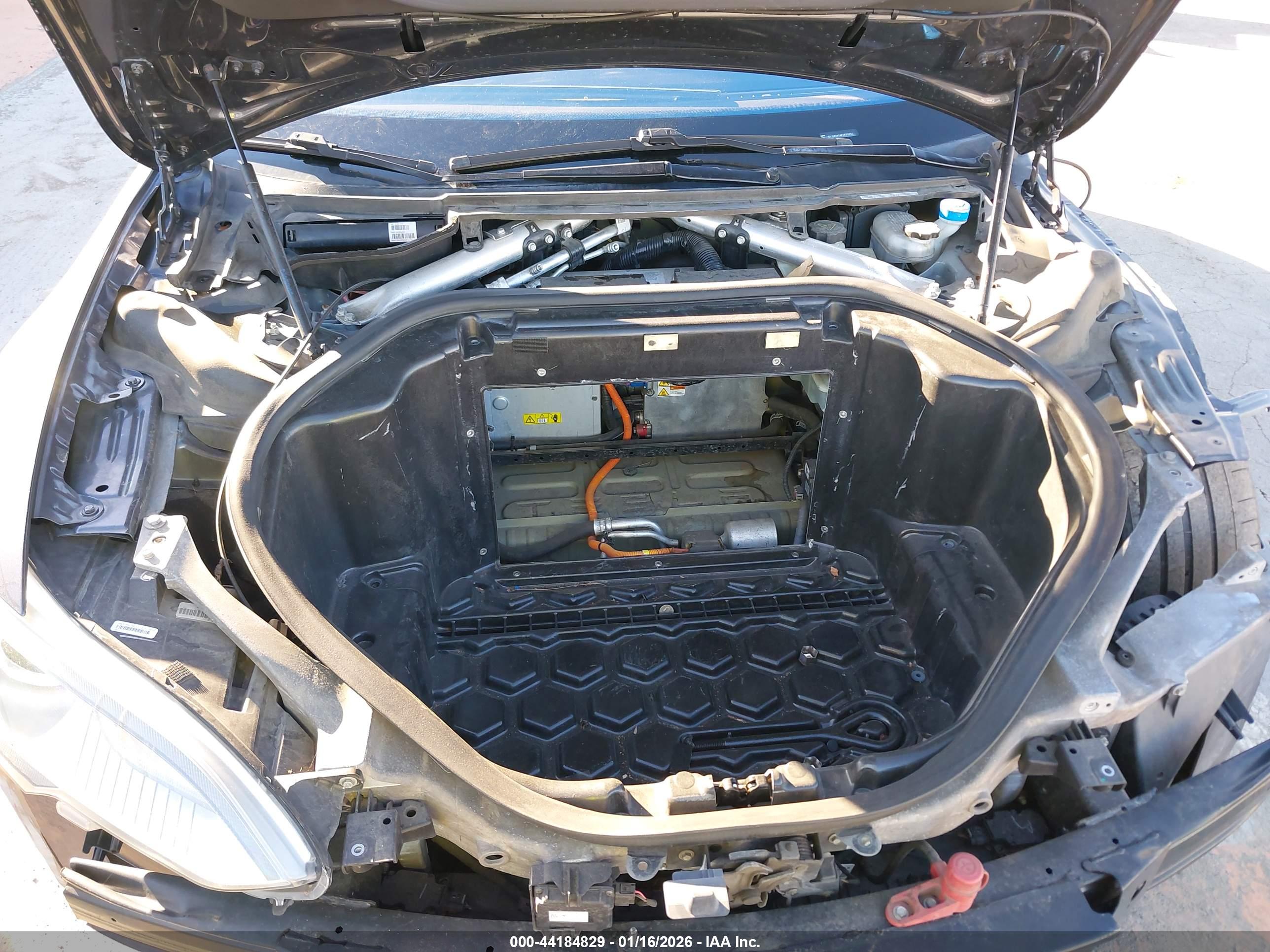 TESLA MODEL image 10