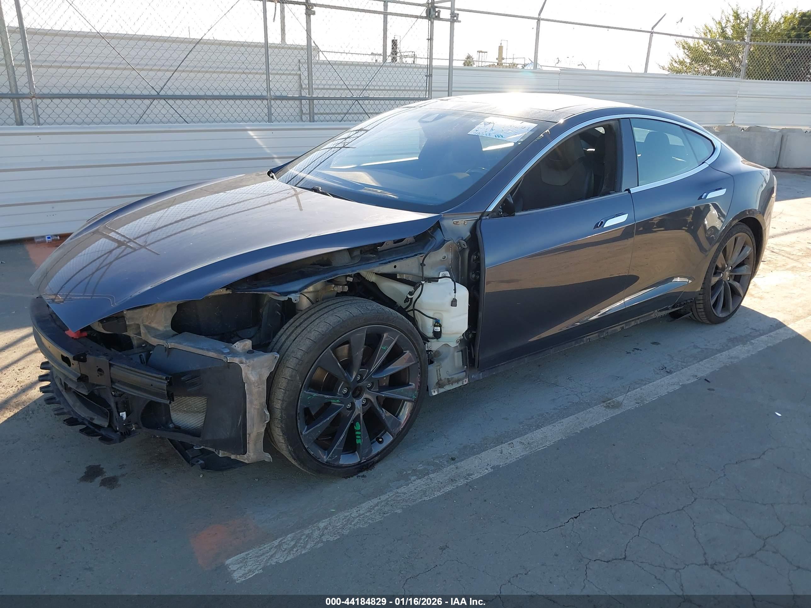 TESLA MODEL image 2
