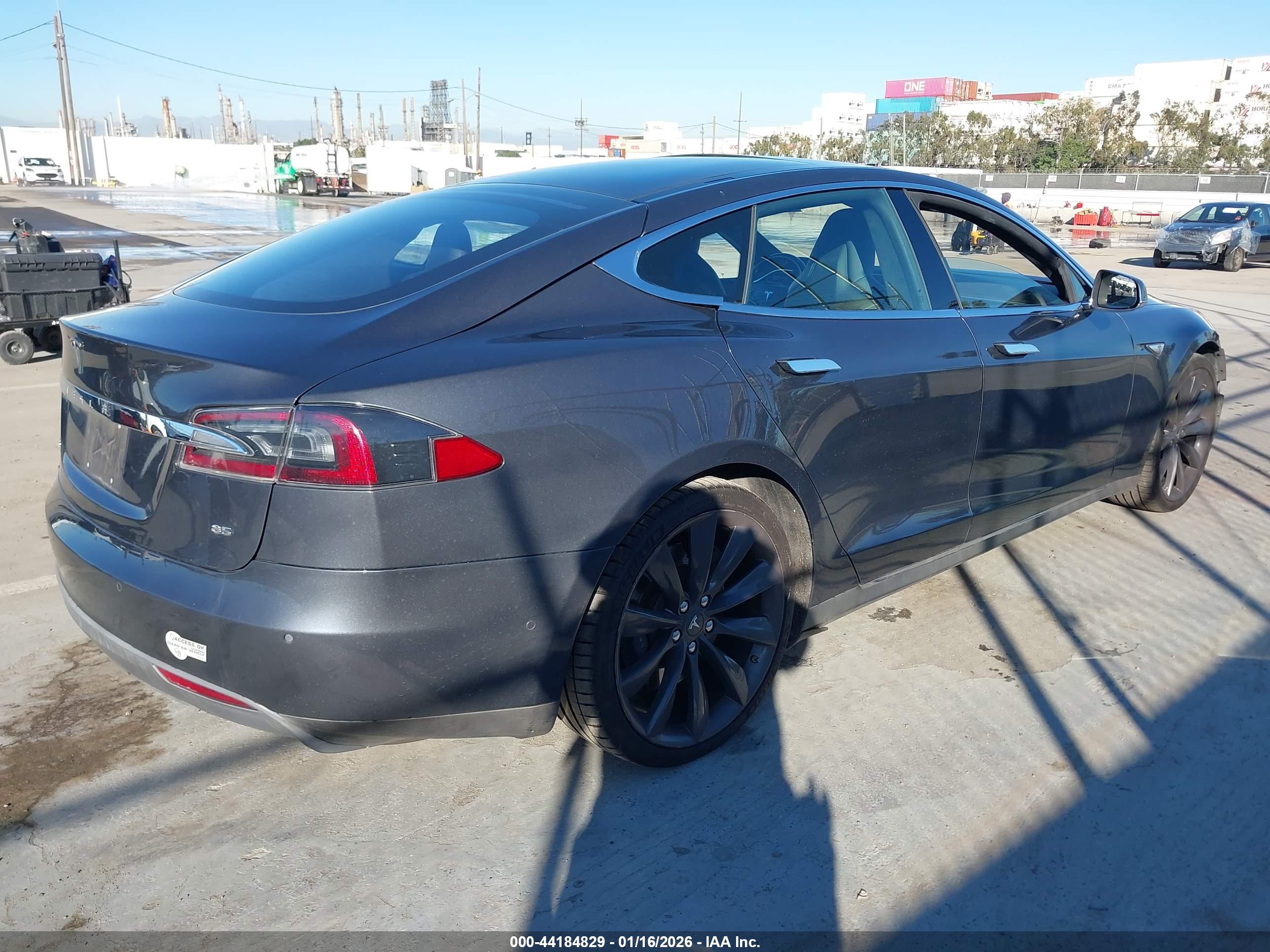 TESLA MODEL image 4