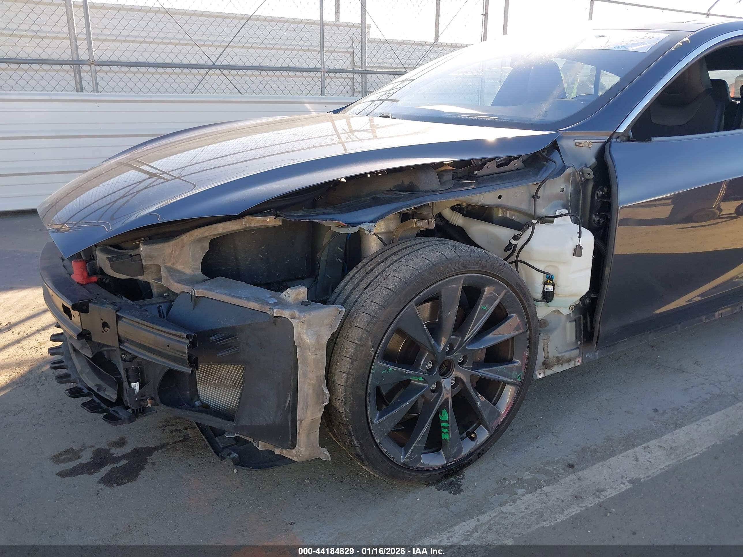 TESLA MODEL image 6
