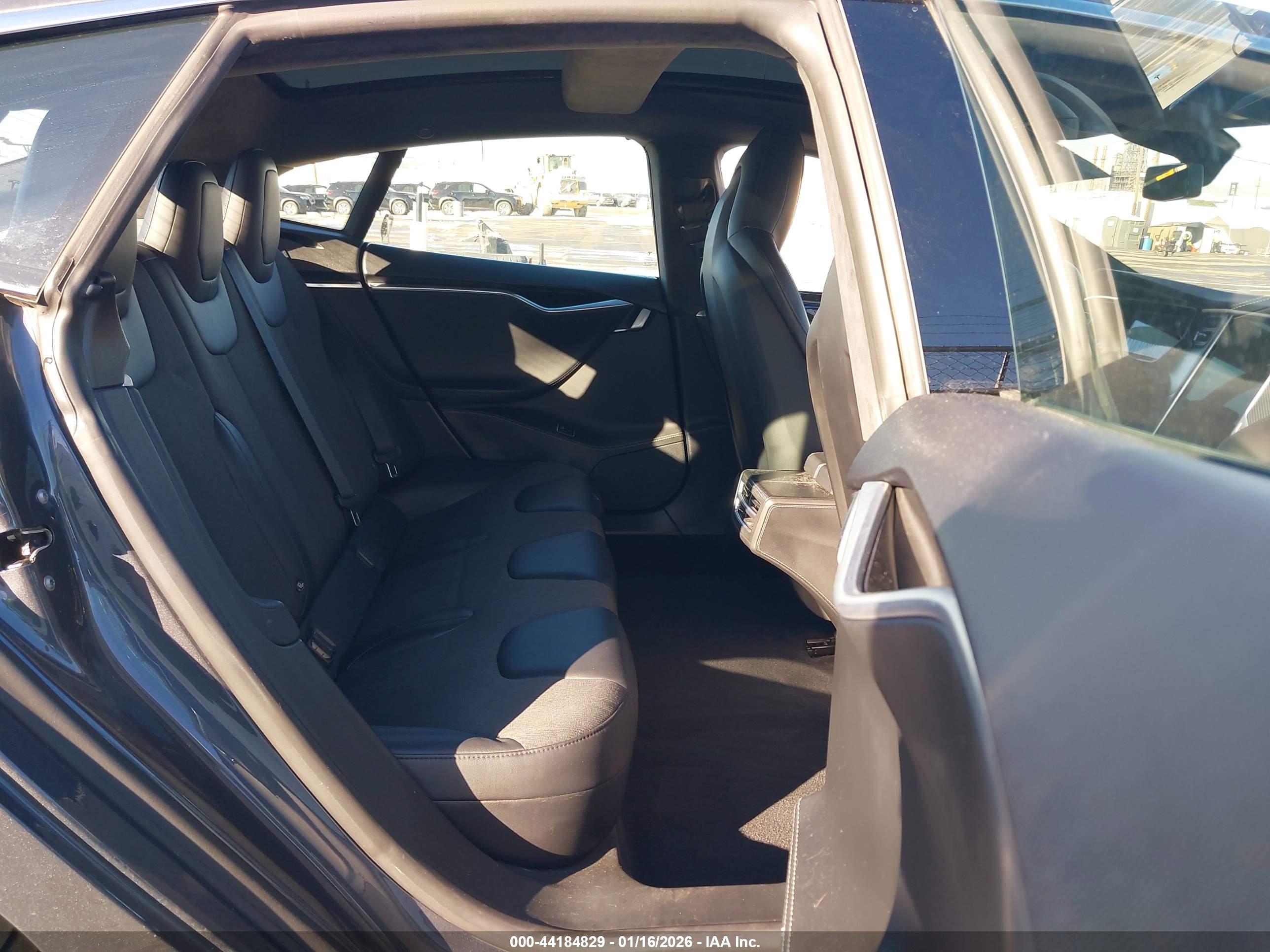 TESLA MODEL image 8
