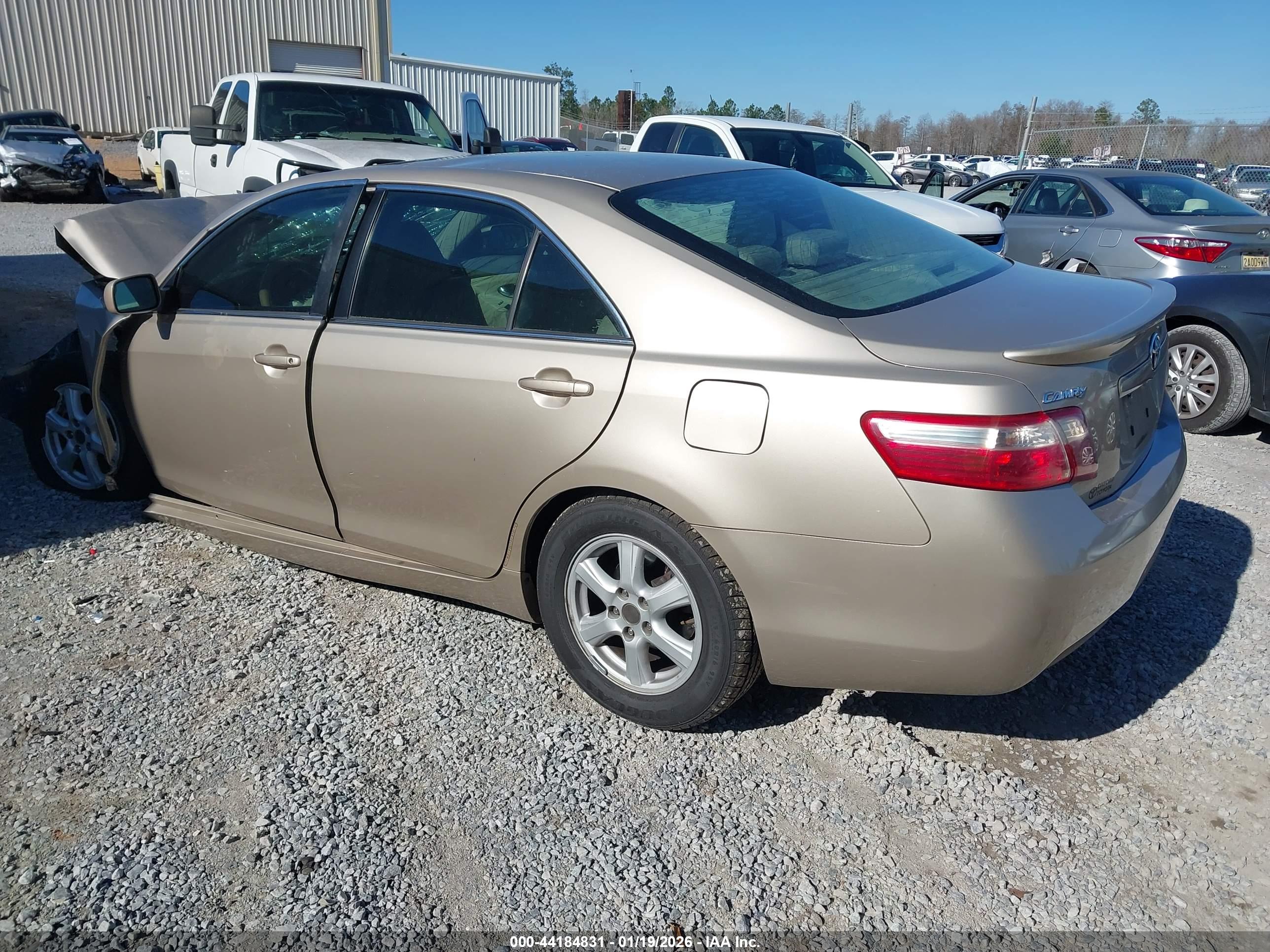 TOYOTA CAMRY image 3