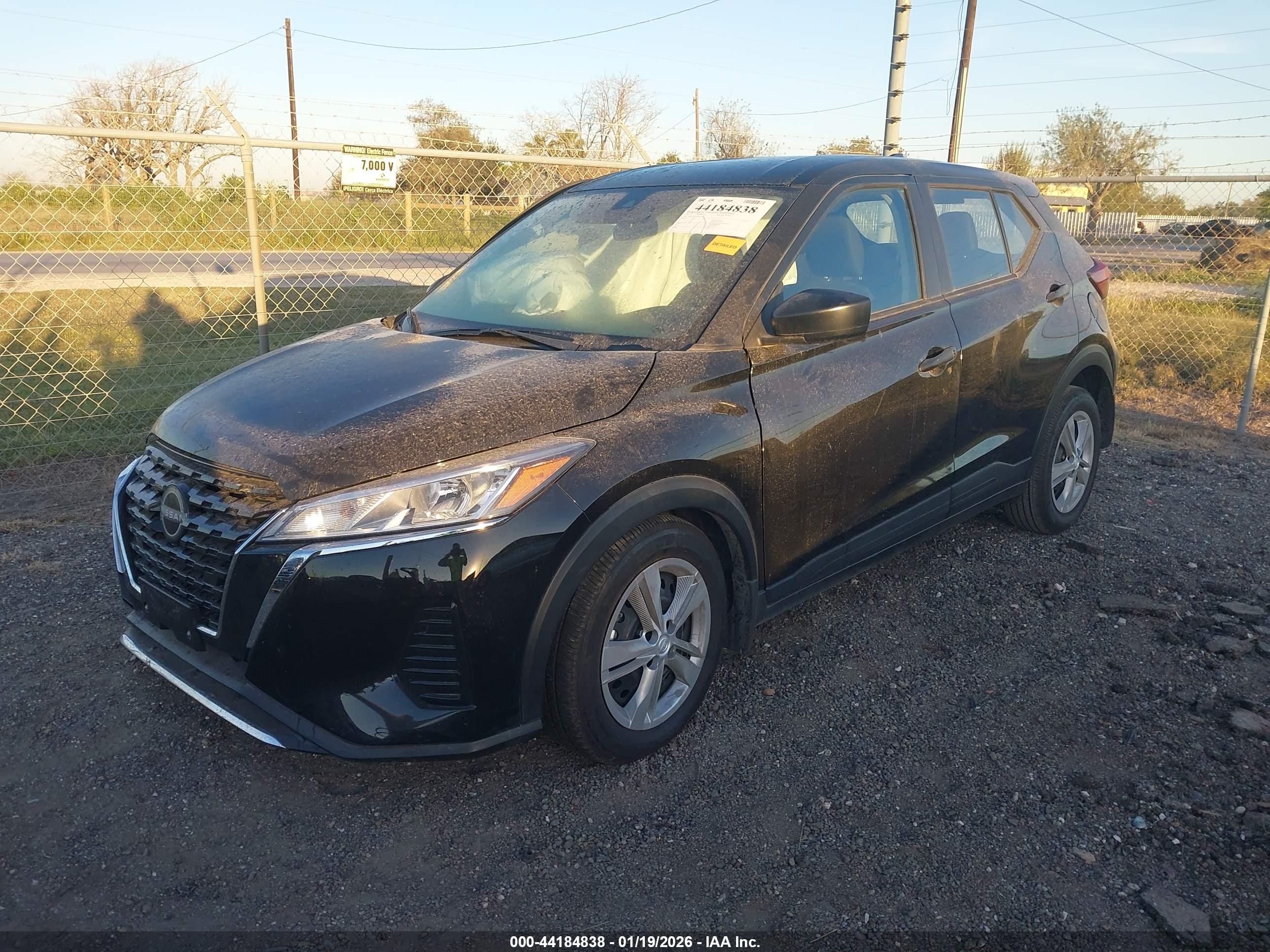 NISSAN KICKS image 2