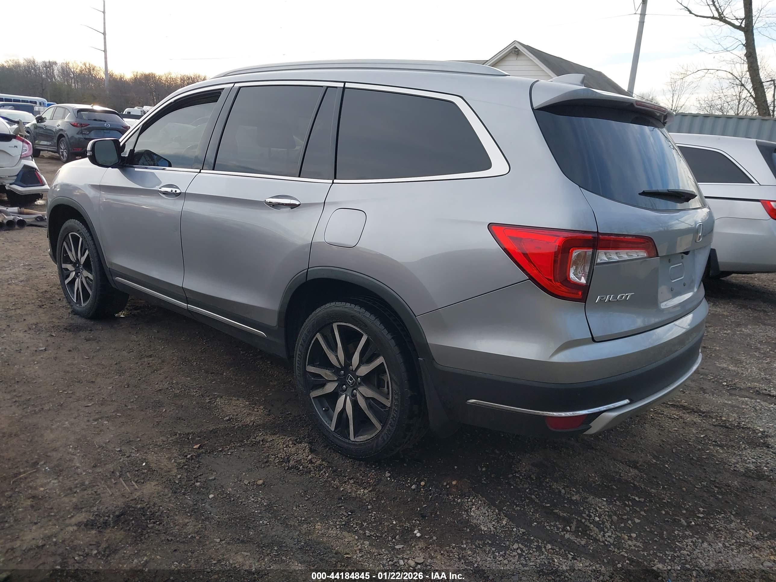 HONDA PILOT image 3