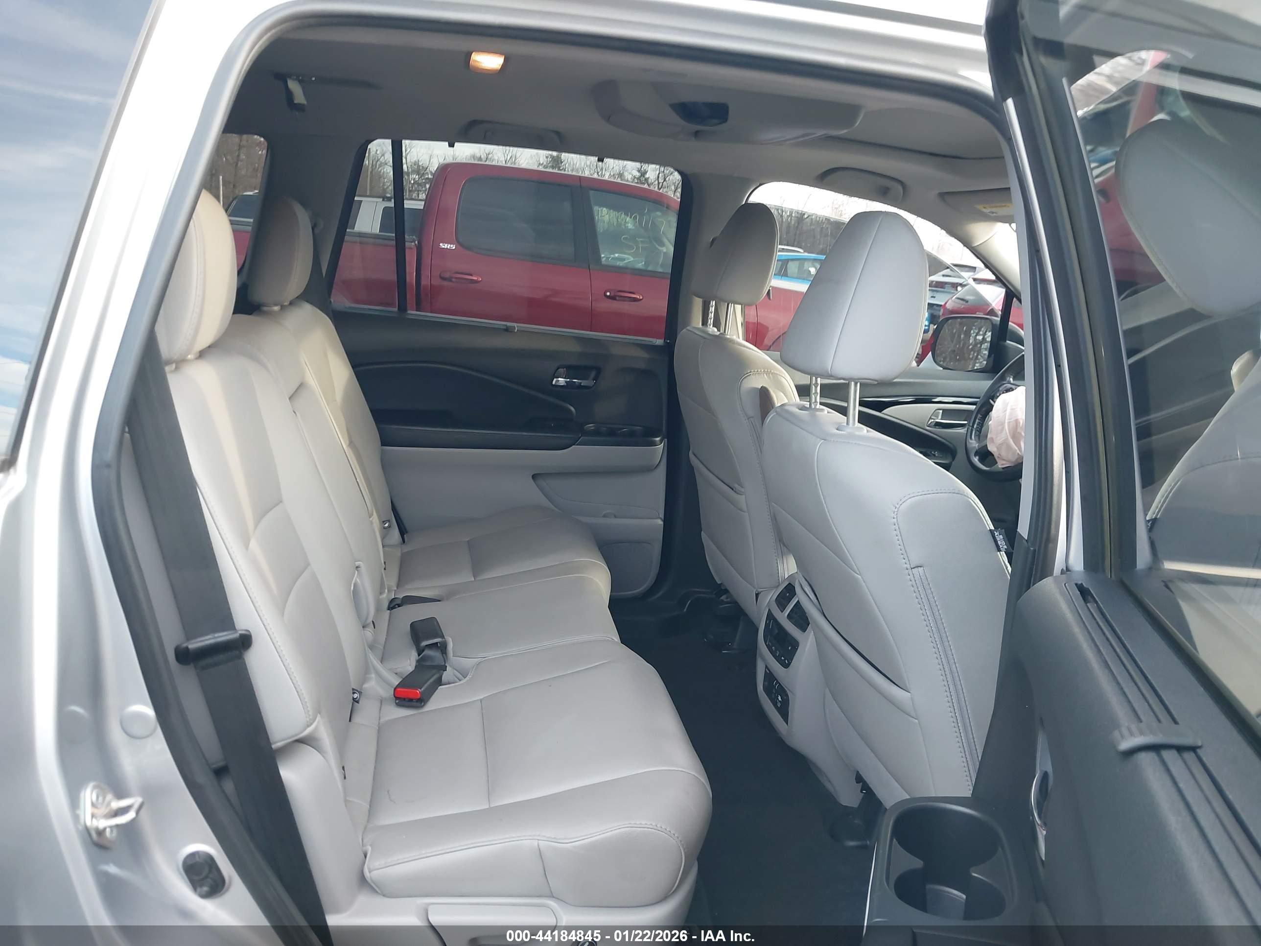 HONDA PILOT image 8