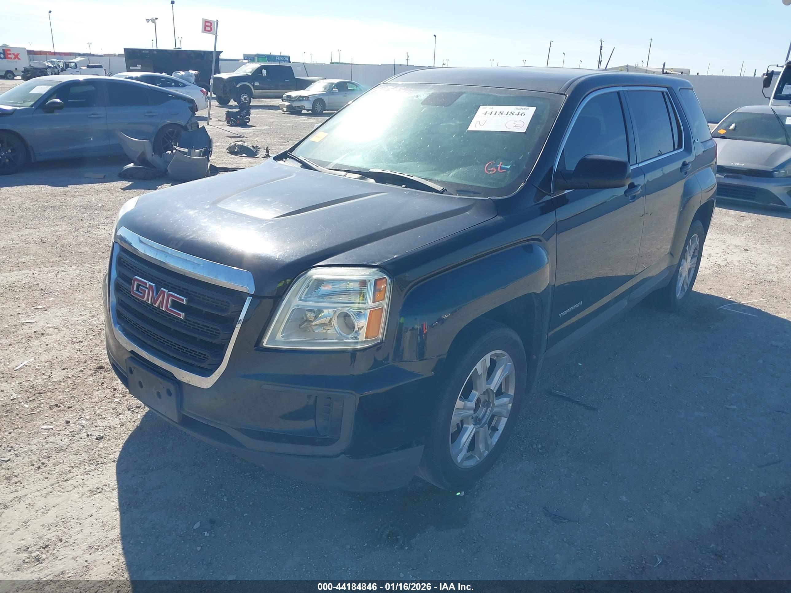 GMC TERRAIN image 2