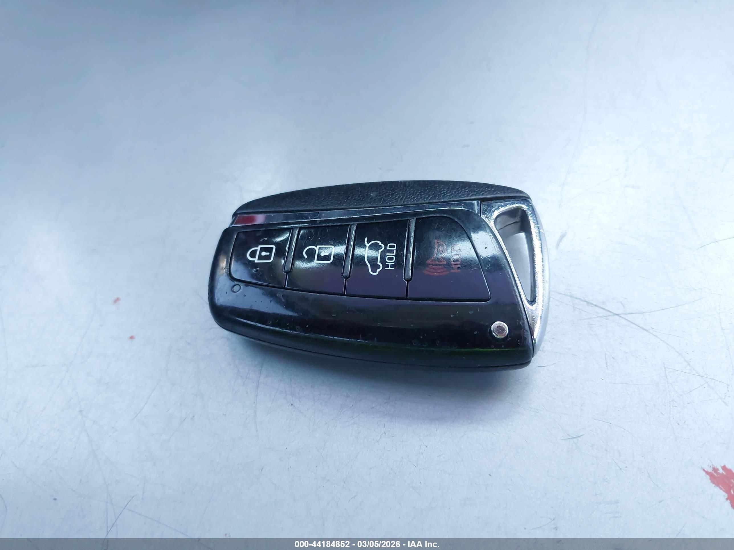 HYUNDAI SANTA image 11