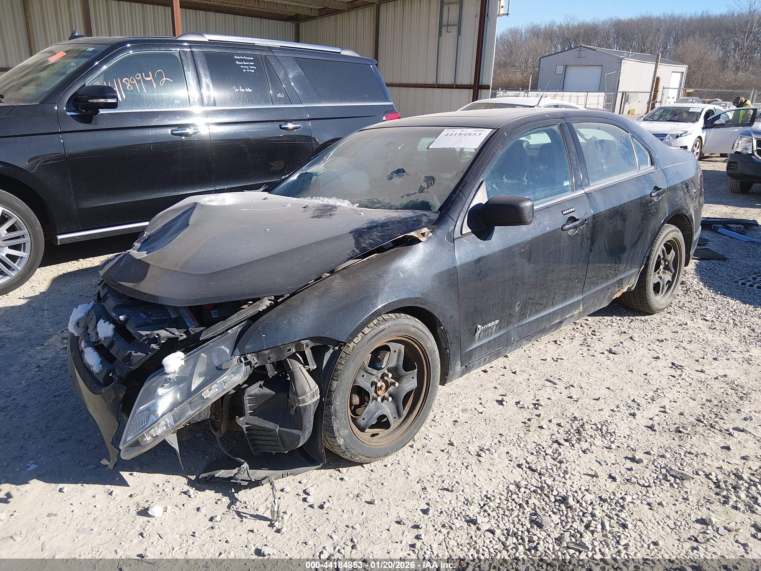 FORD FUSION image 2