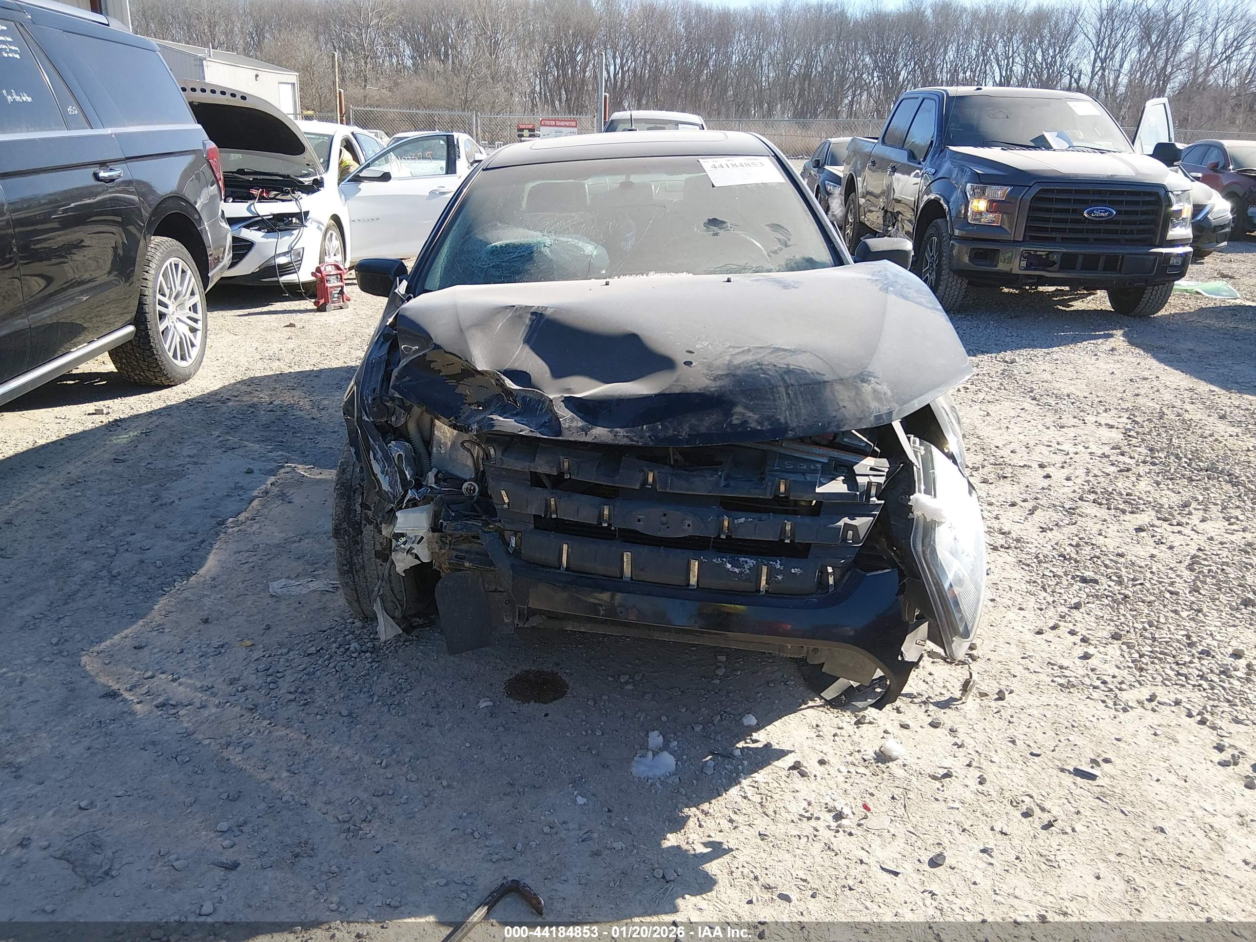 FORD FUSION image 6