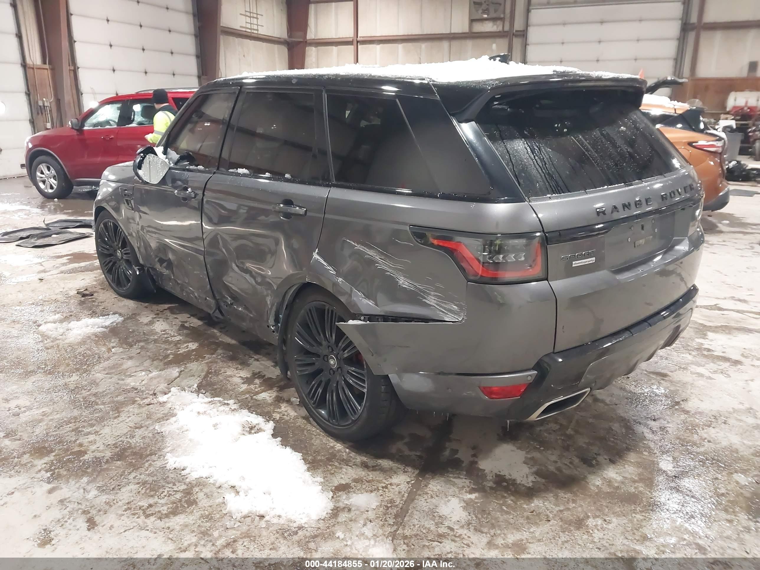 LAND ROVER image 3