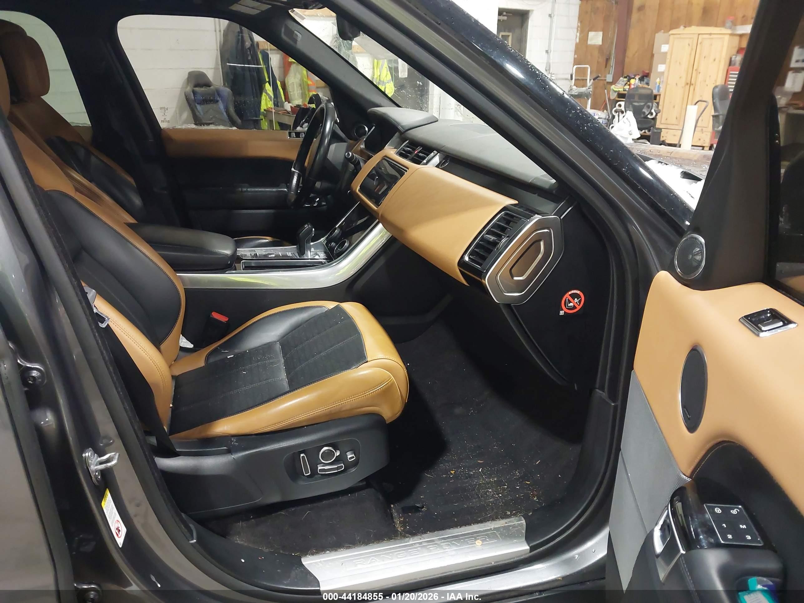 LAND ROVER image 5