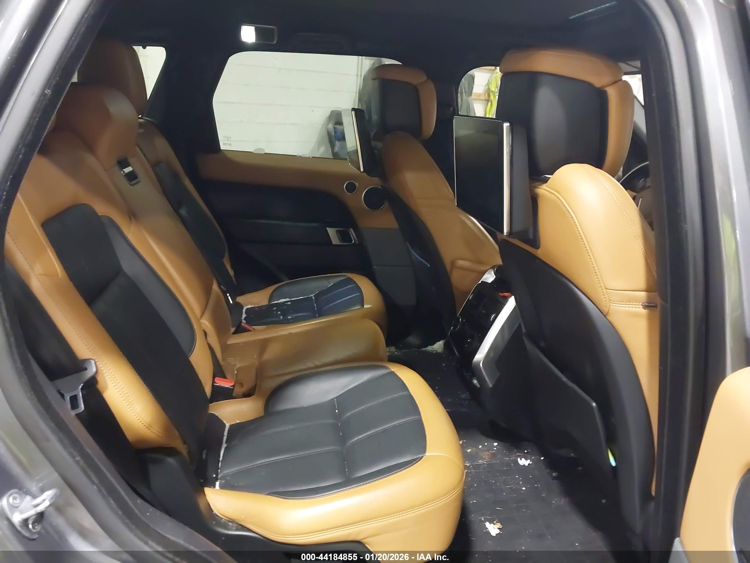 LAND ROVER image 8