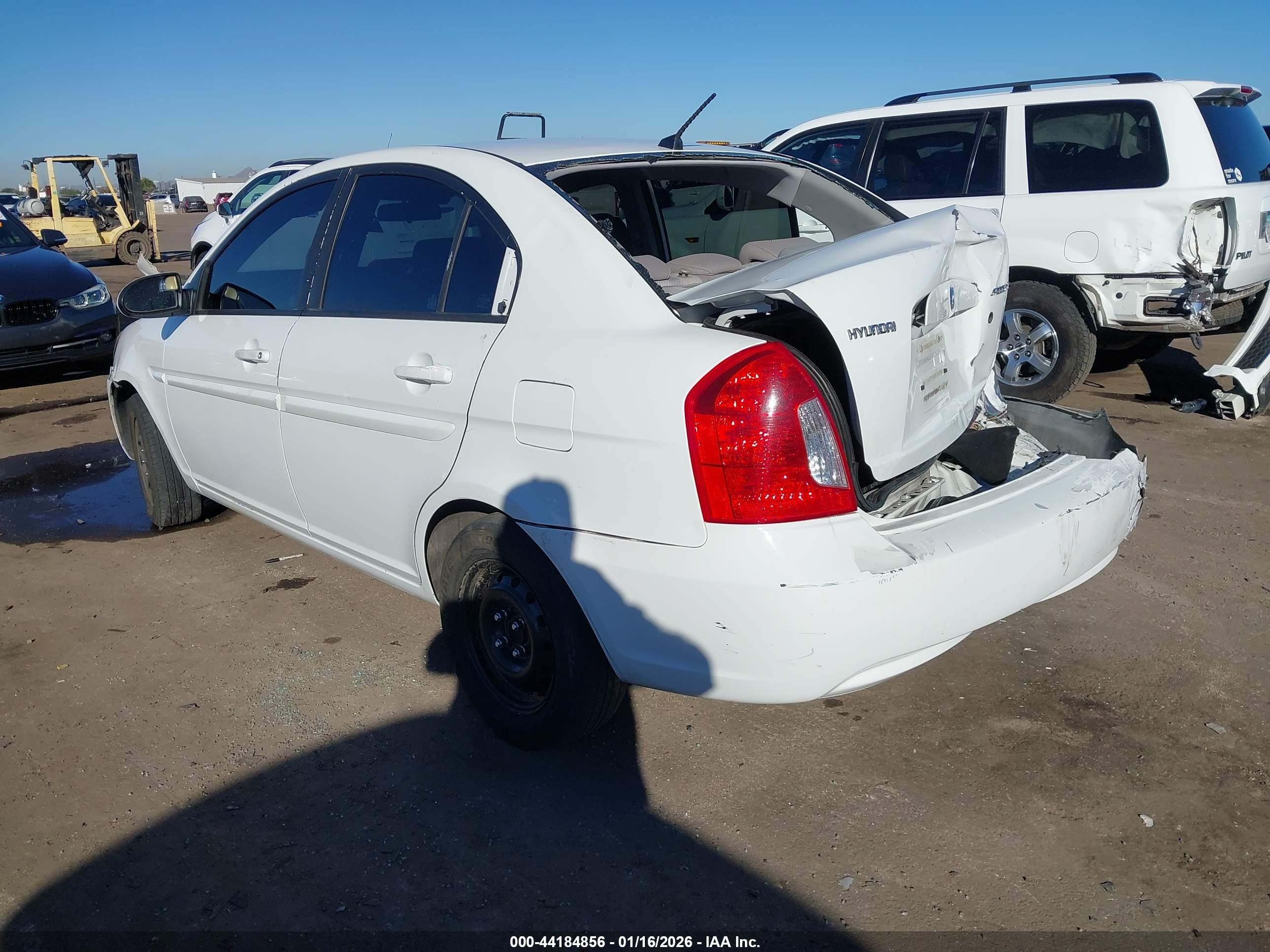 HYUNDAI ACCENT image 3