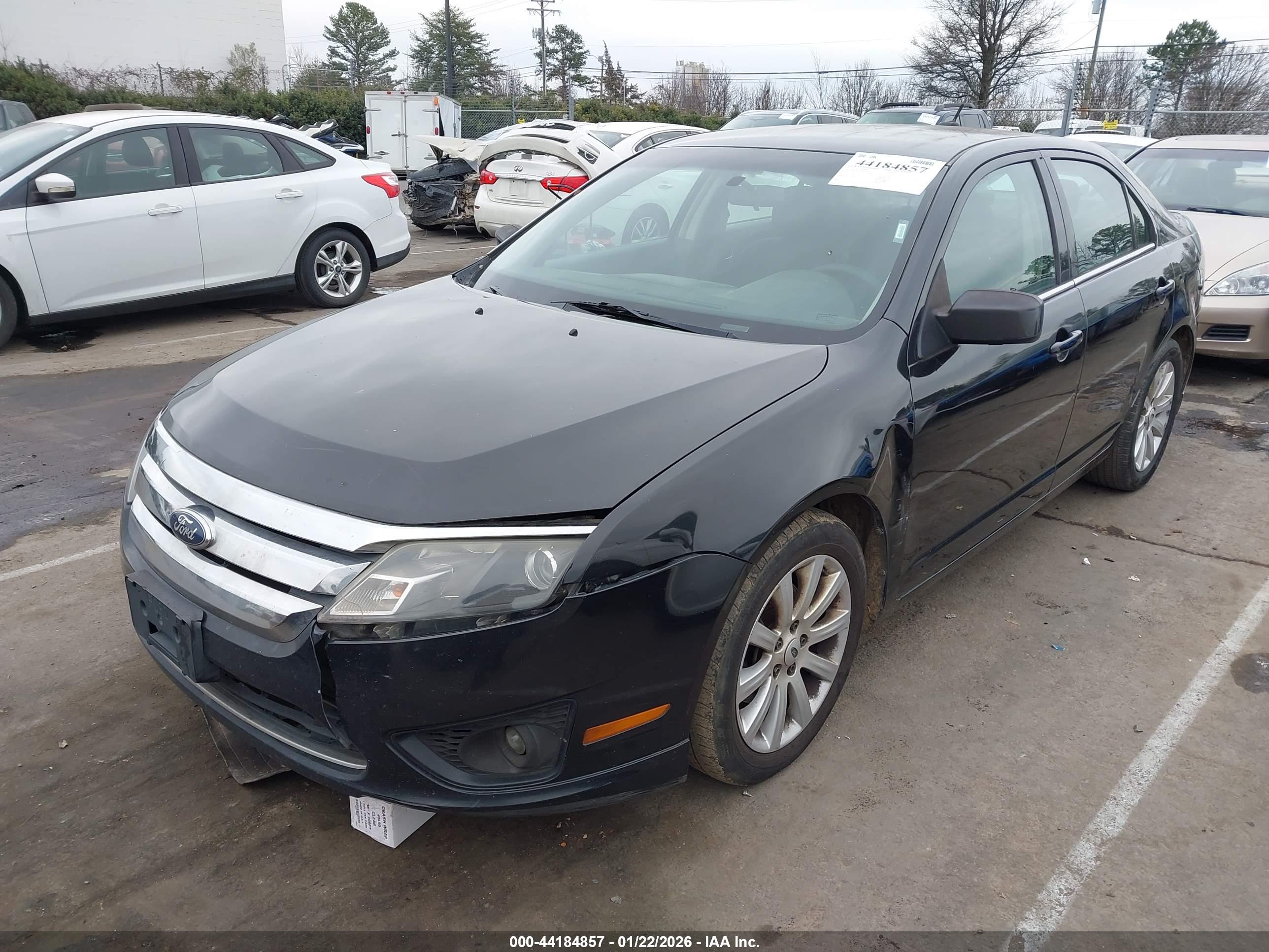 FORD FUSION image 2
