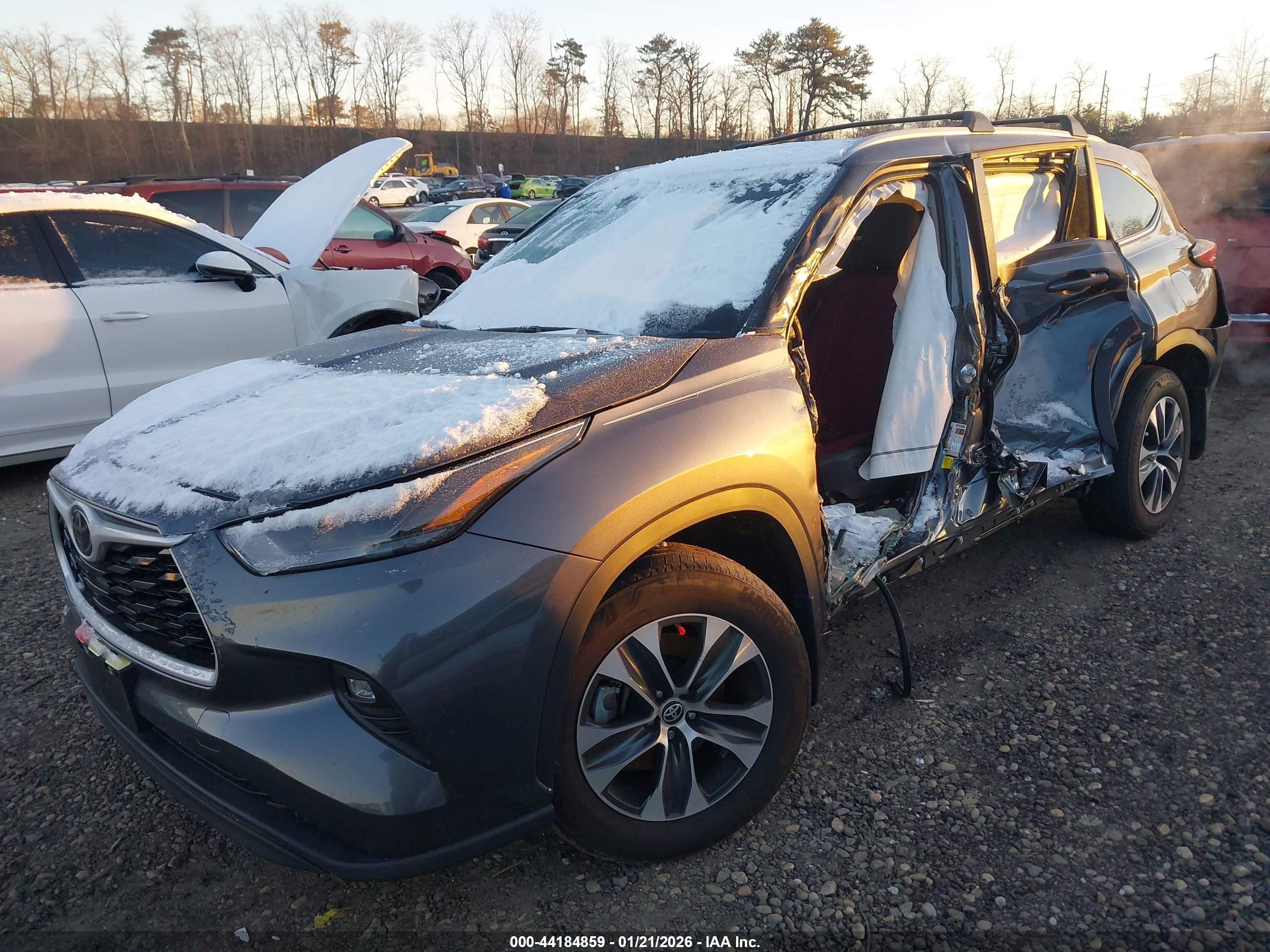 TOYOTA HIGHLANDER image 2