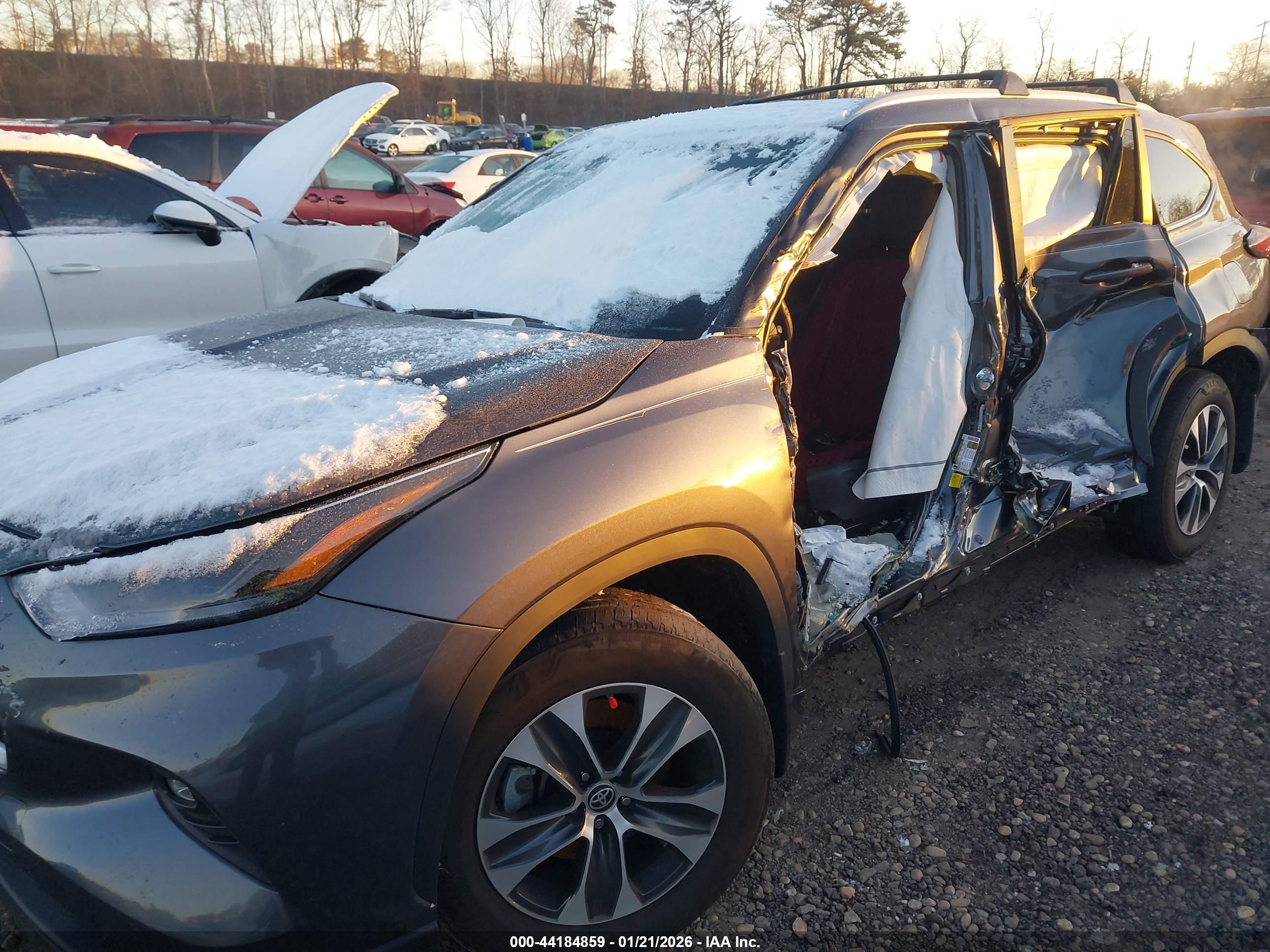 TOYOTA HIGHLANDER image 6