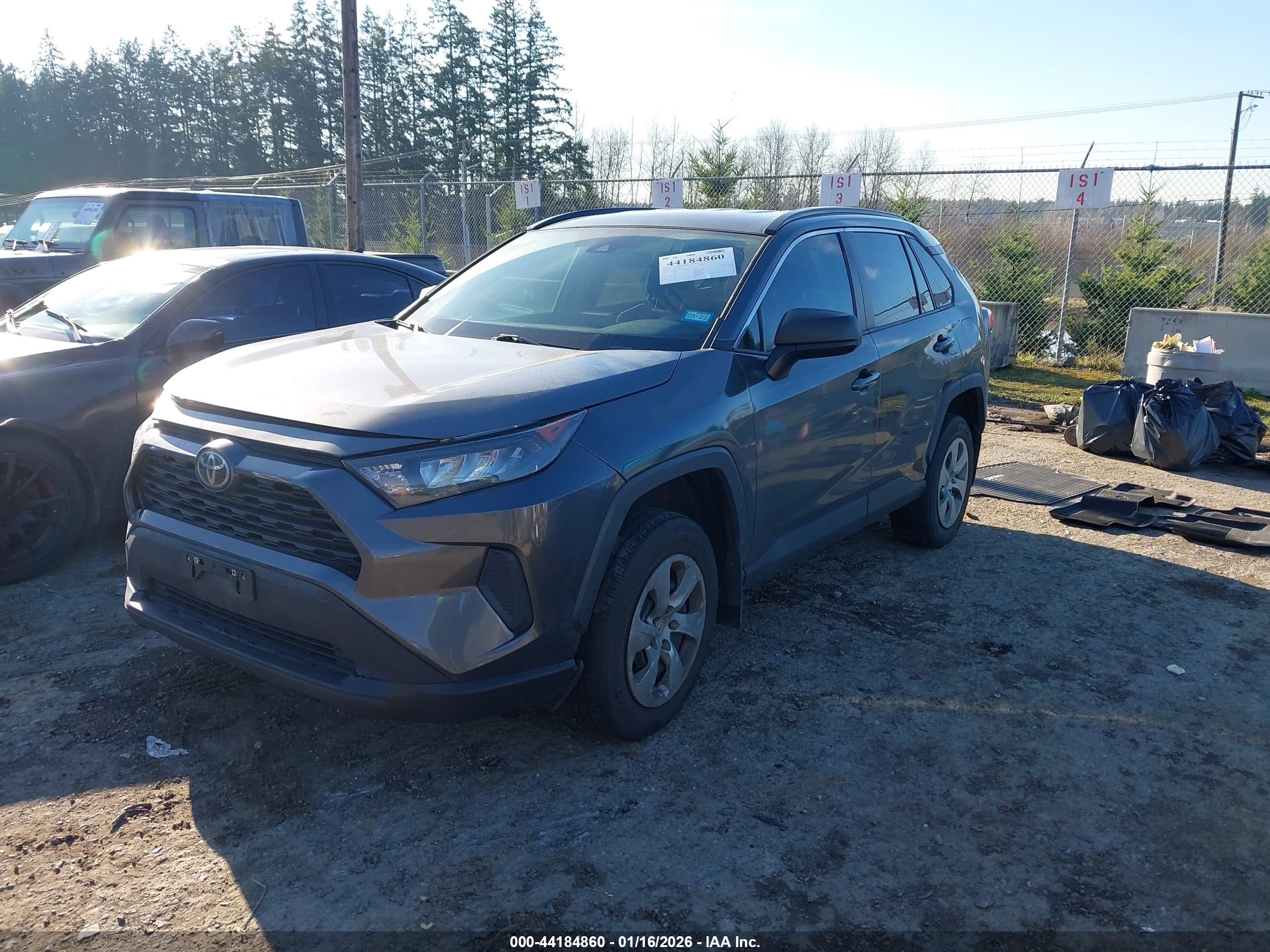 TOYOTA RAV4 image 2