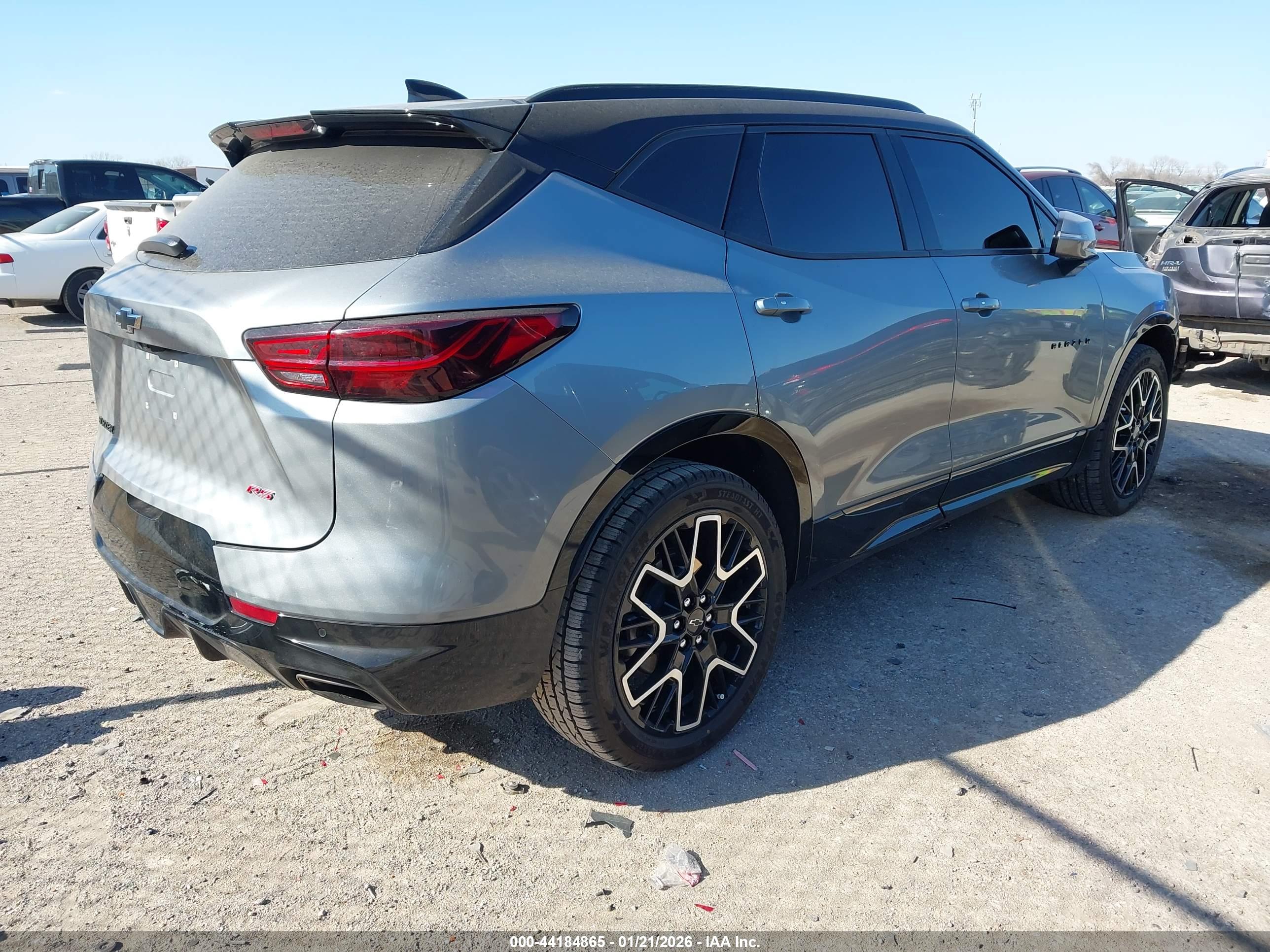CHEVROLET BLAZER image 4