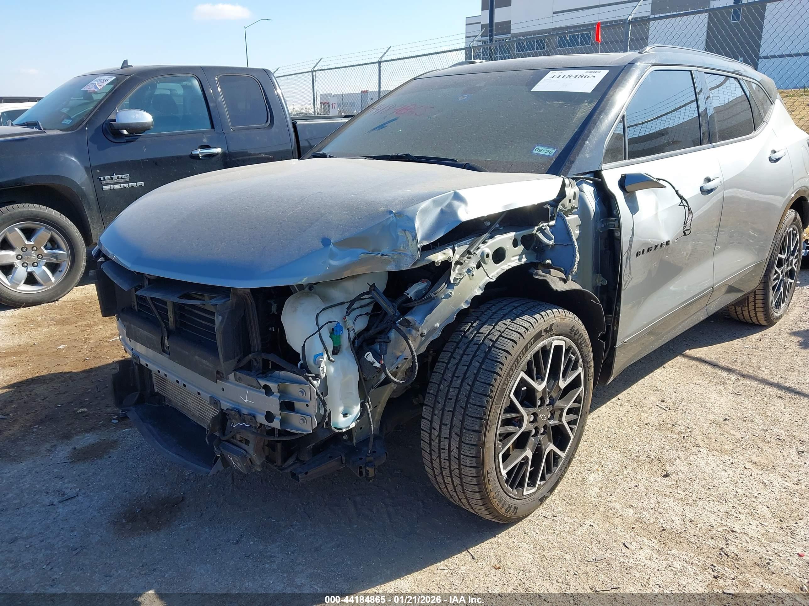 CHEVROLET BLAZER image 6