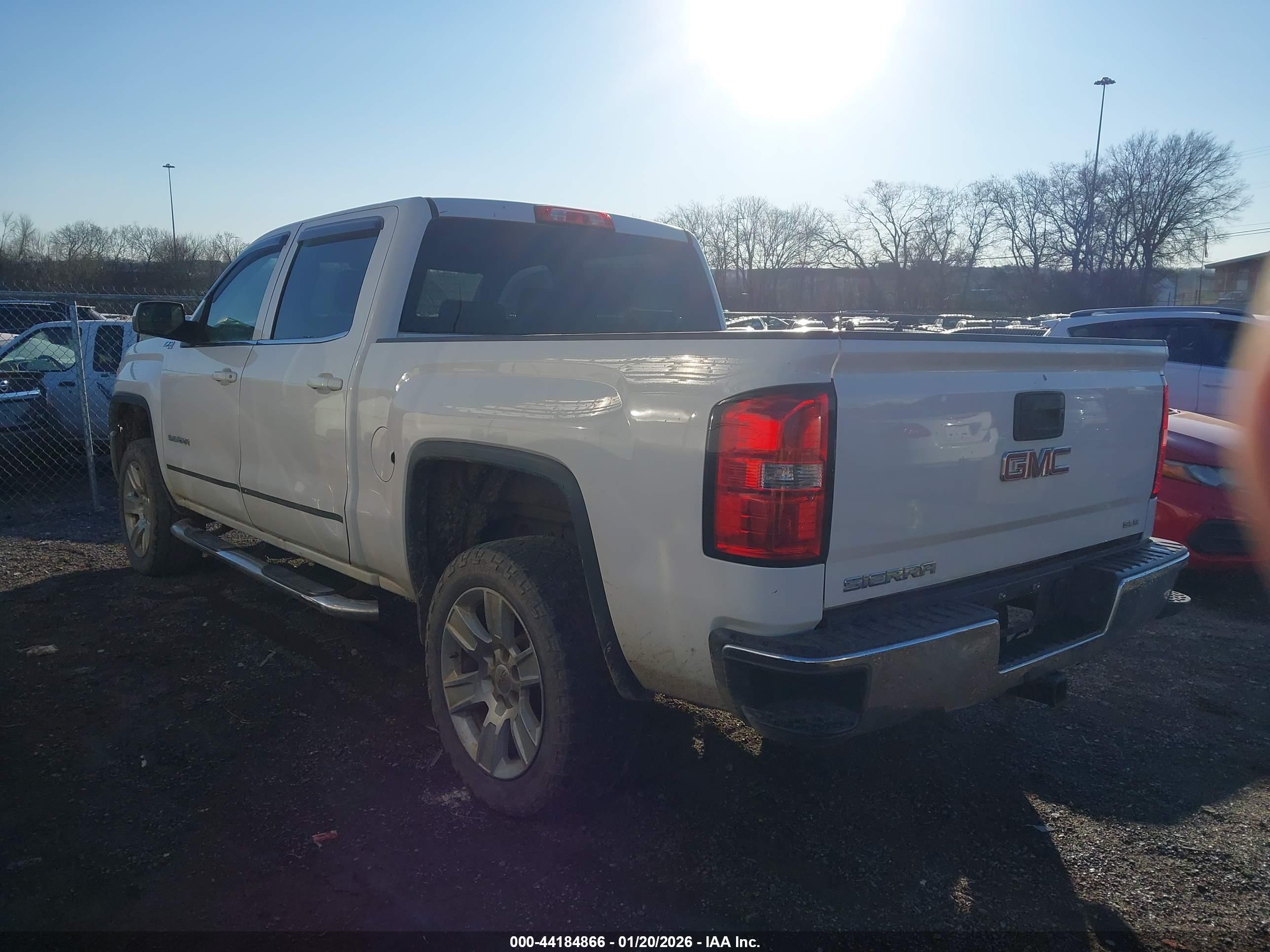 GMC SIERRA image 3