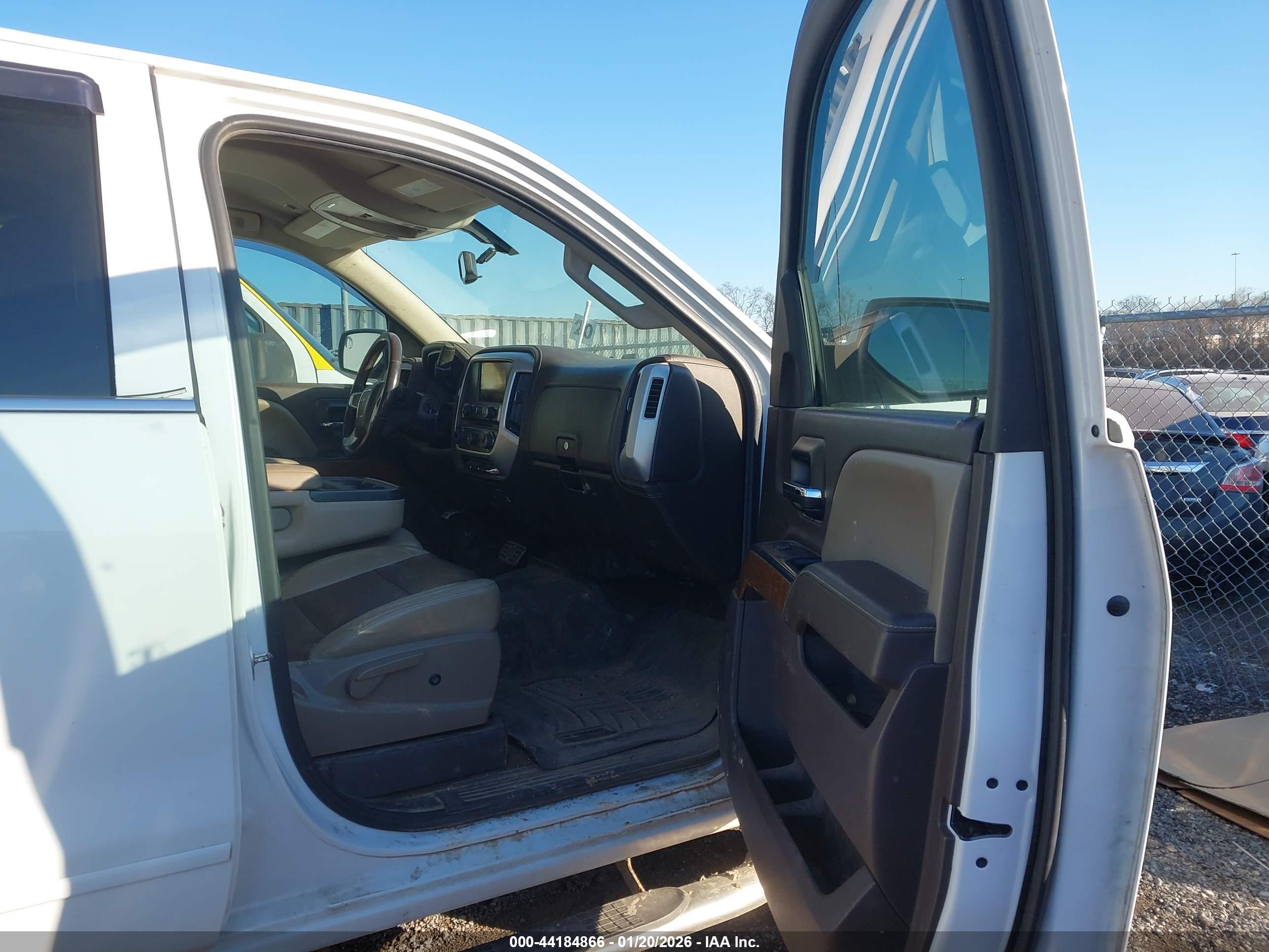 GMC SIERRA image 5