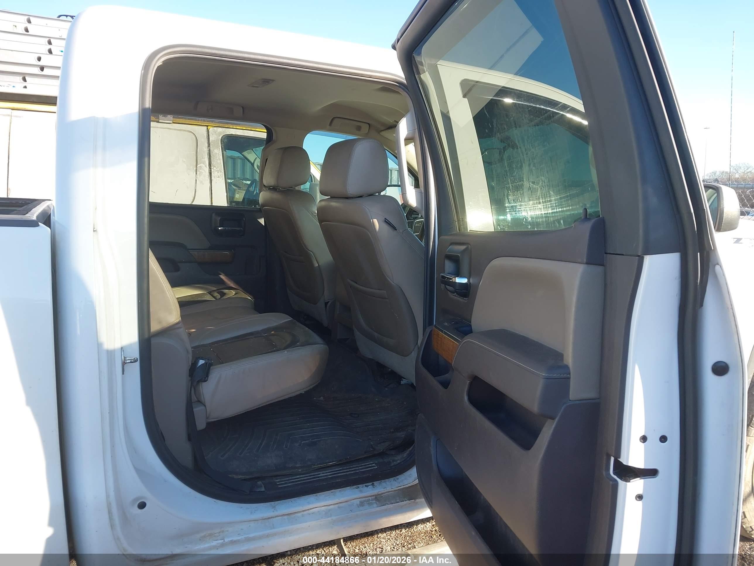 GMC SIERRA image 8